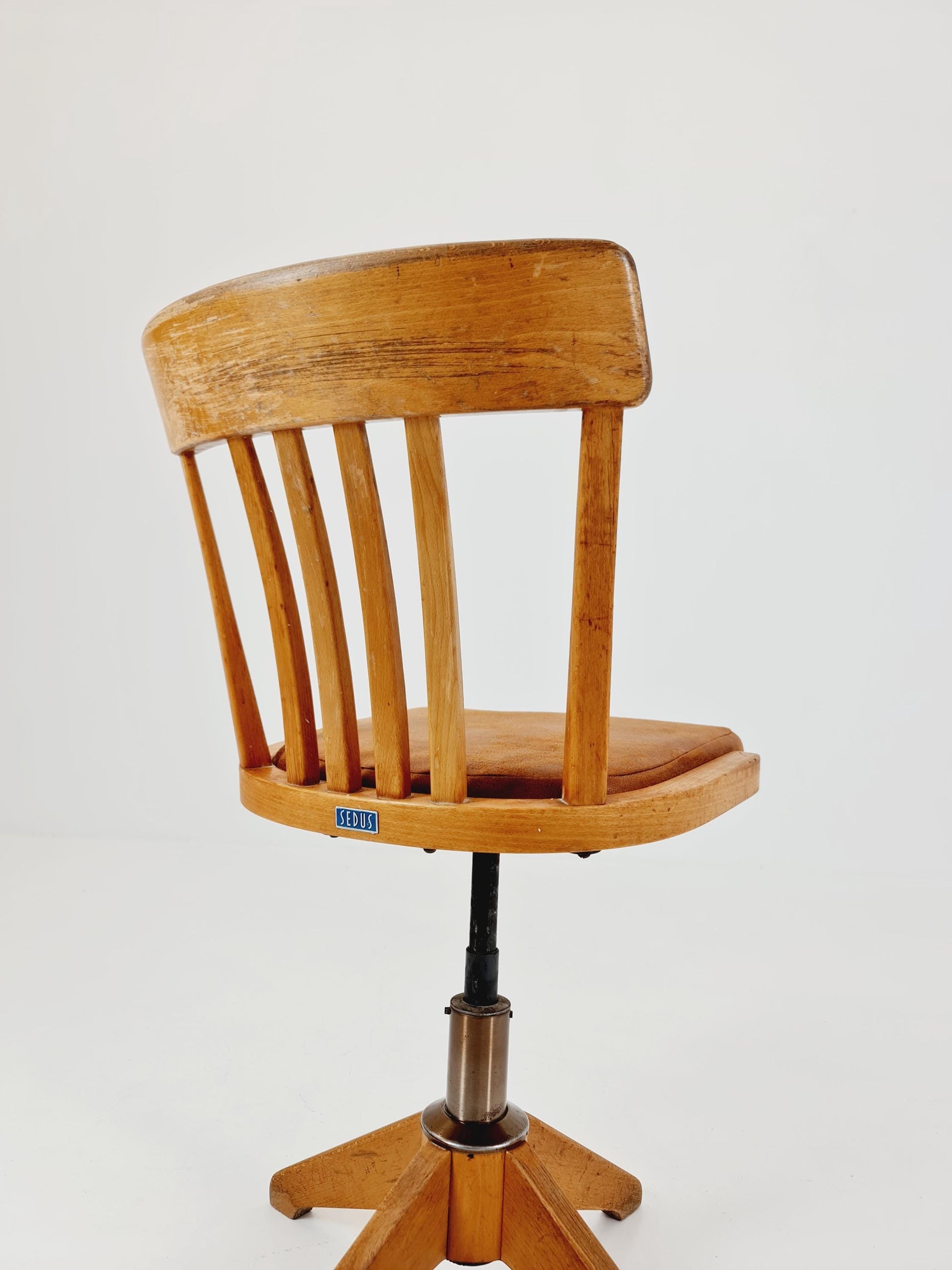 Bauhaus swivel office chair in solid wood By SEDUS 1930s