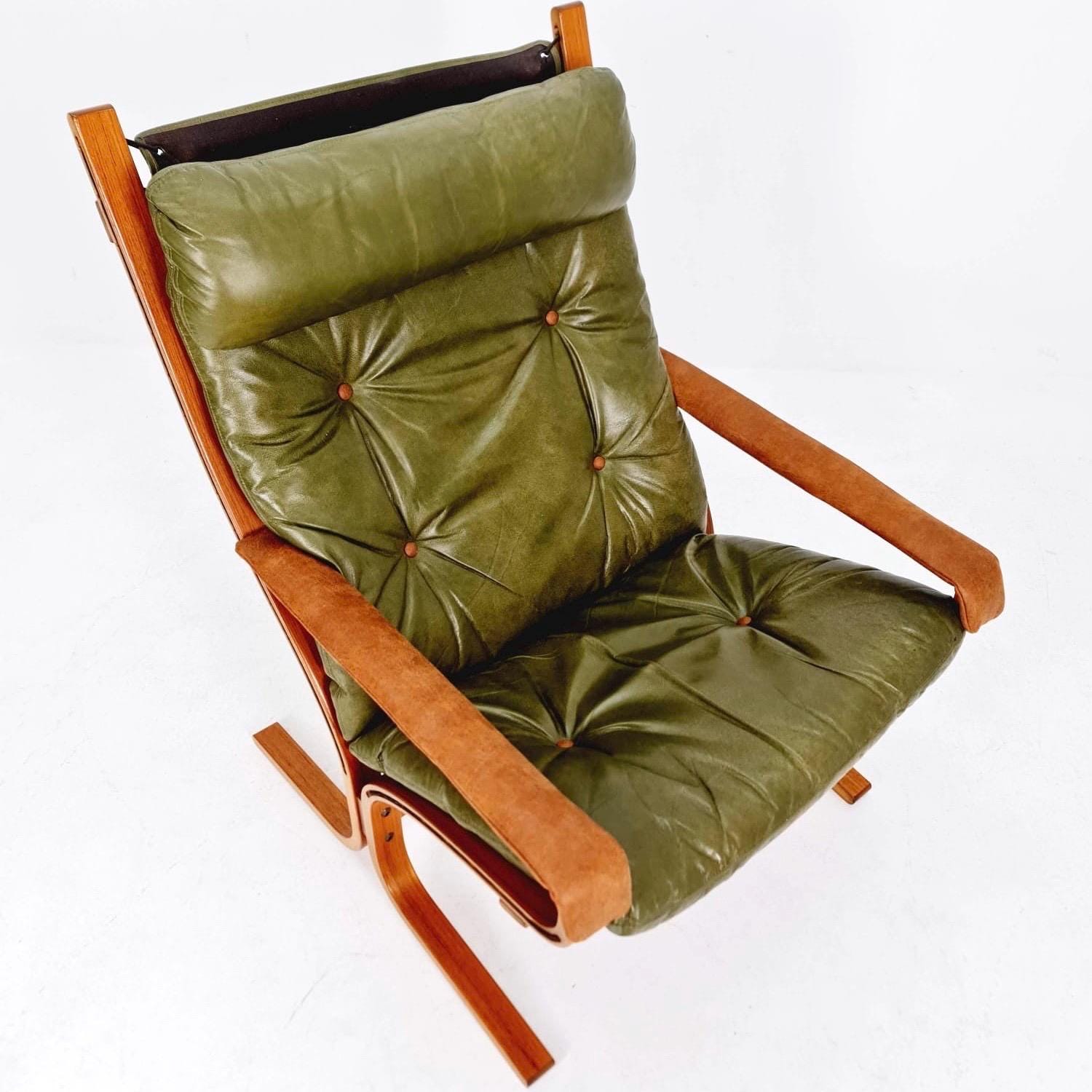 Mid century Ingmar Relling Danish Modern Siesta olive green leather Chair with High Back and Armrests from Westnofa Norway 1960s