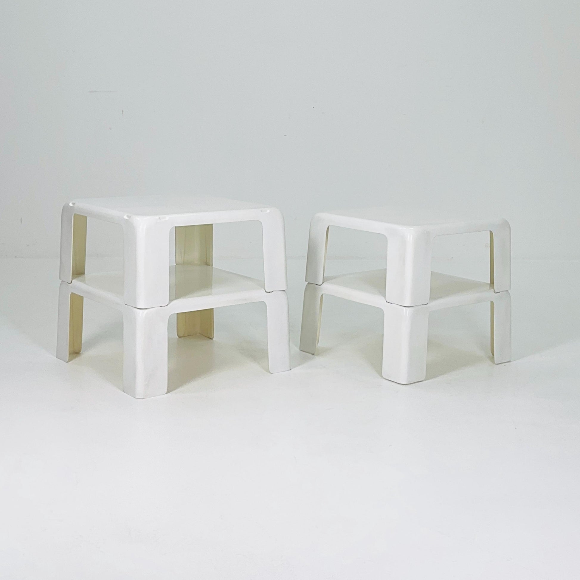 Set of 4 Mid century Mario Bellini Nesting white Tables Model Gatti for B&B Italia, 1967s Italy