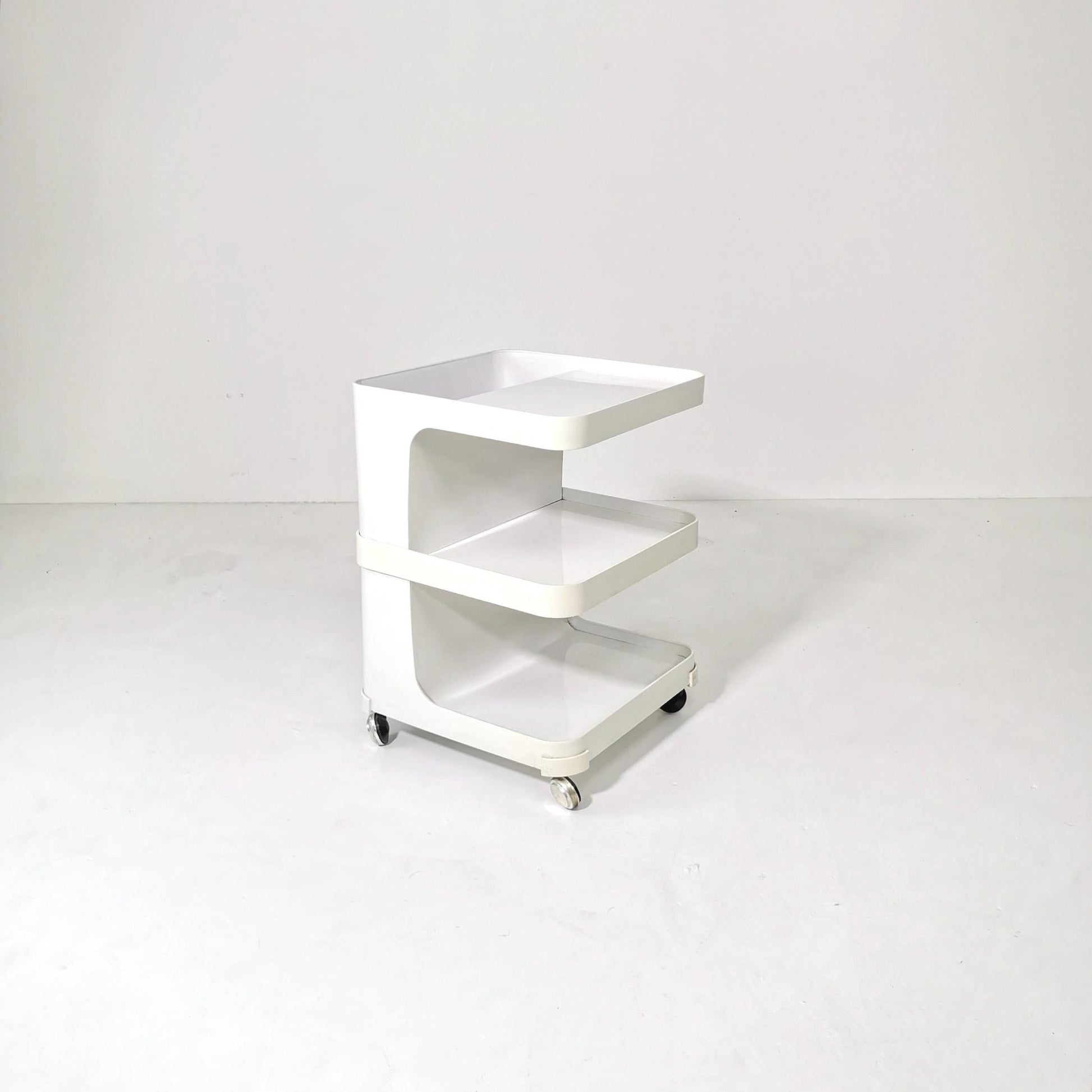 Spsceage side table or mini bar Trolly by flair for prisunic. Molded plastic 1980s