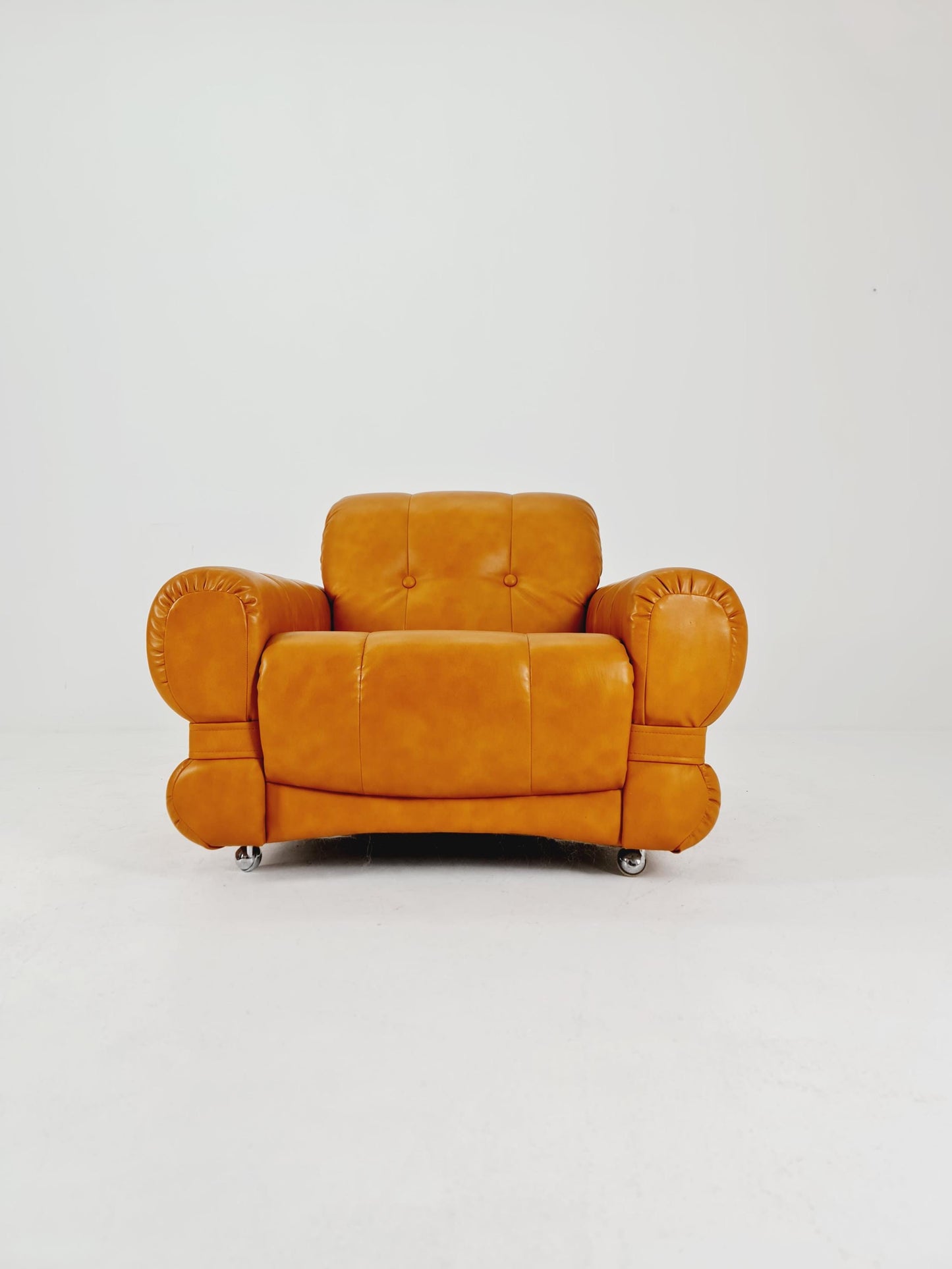 Italian space age singel lounge cognac-colored on wheels , 1970s