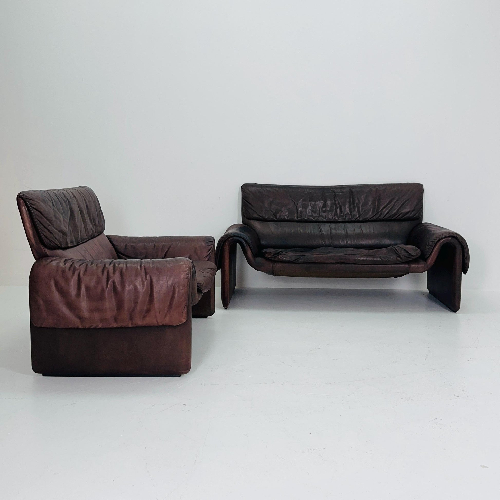 Set of 2 Mid-Century De Sede DS-2011/01 Buffalo Dark Brown leather-sofa and armchair , 2011 Switzerland