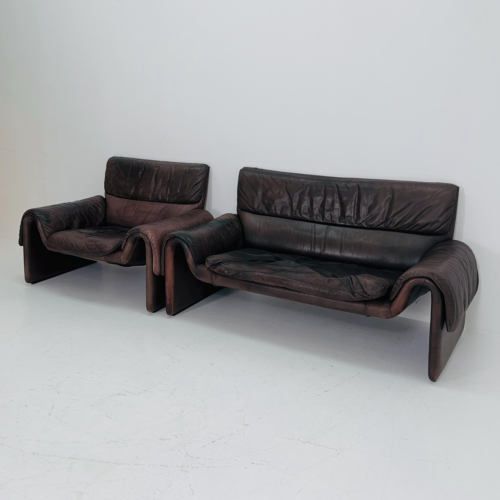 Set of 2 Mid-Century De Sede DS-2011/01 Buffalo Dark Brown leather-sofa and armchair , 2011 Switzerland