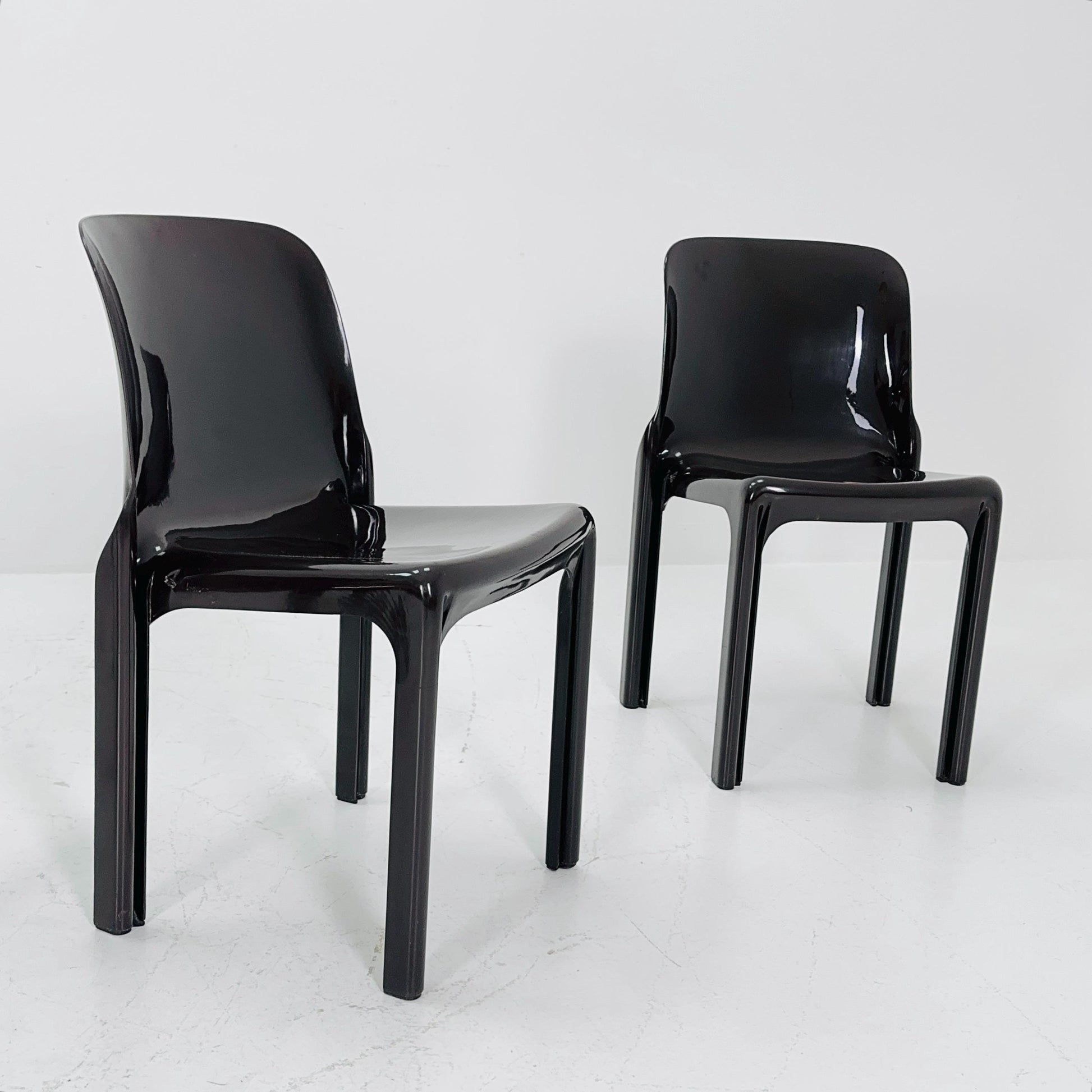 Set of 4 Vintage dark brown Selene Fiberglass Chair by Vico Magistretti for Artemide 1968