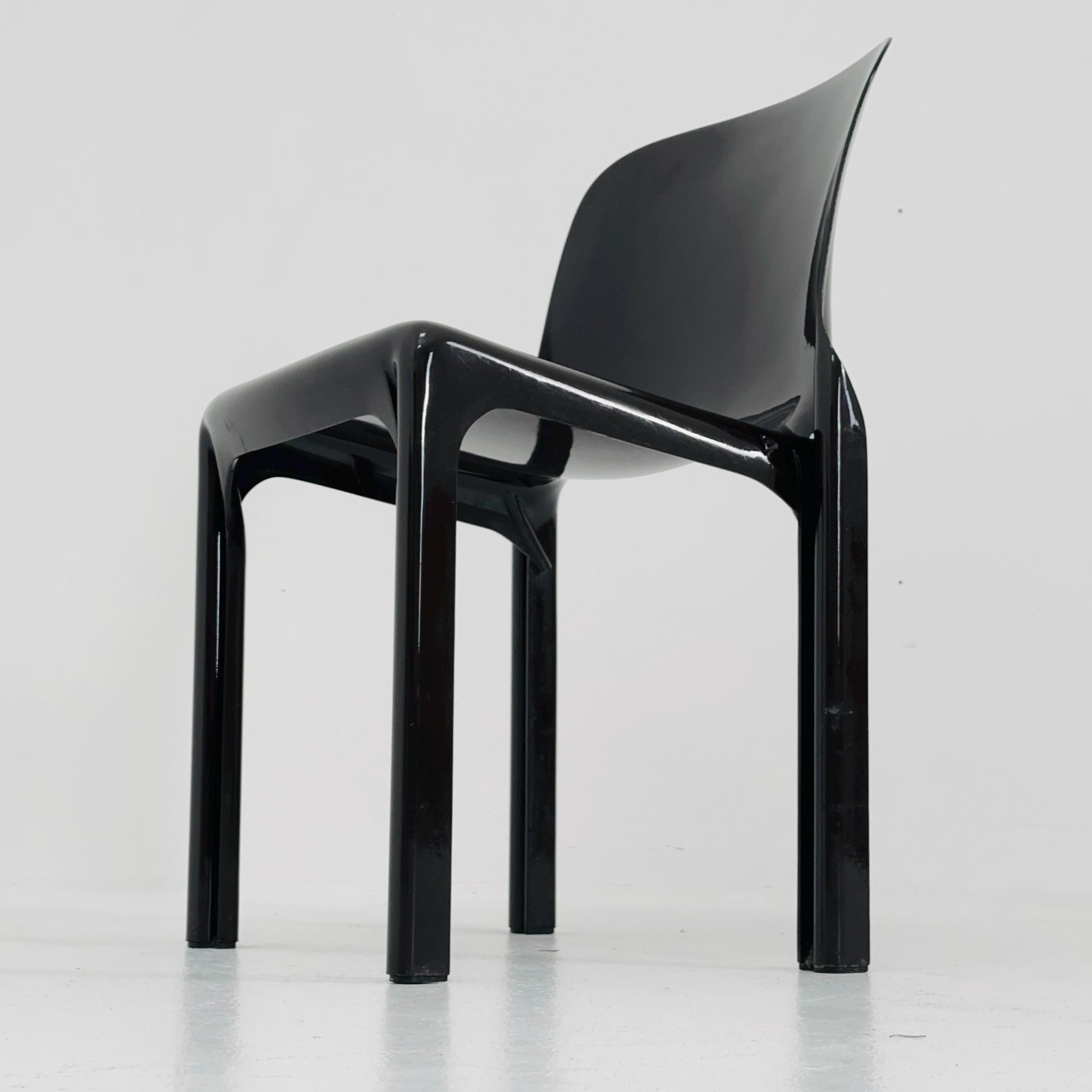 Set of 4 Vintage dark brown Selene Fiberglass Chair by Vico Magistretti for Artemide 1968