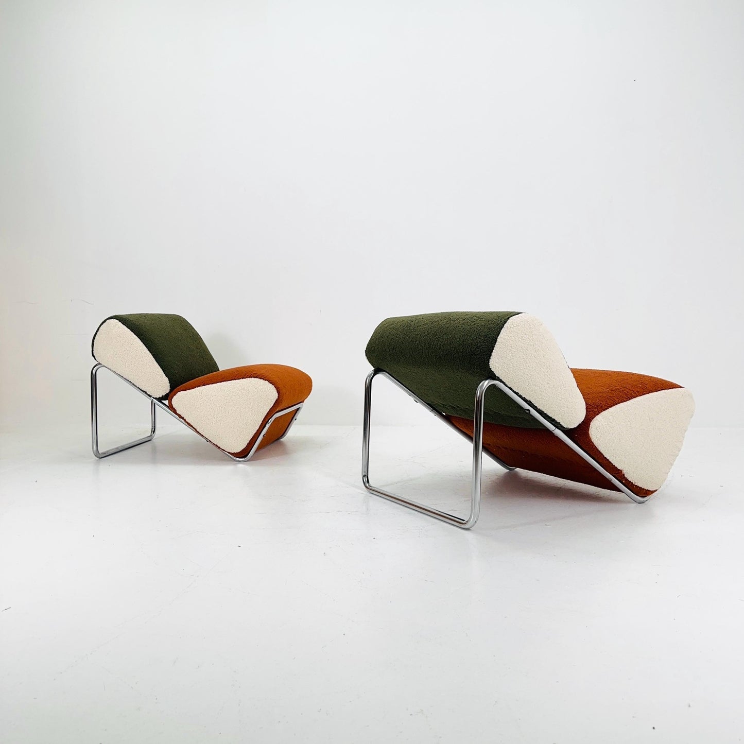 Set of 2 Mid century lounge chairs by Peter Brown for TH Brown 1980s