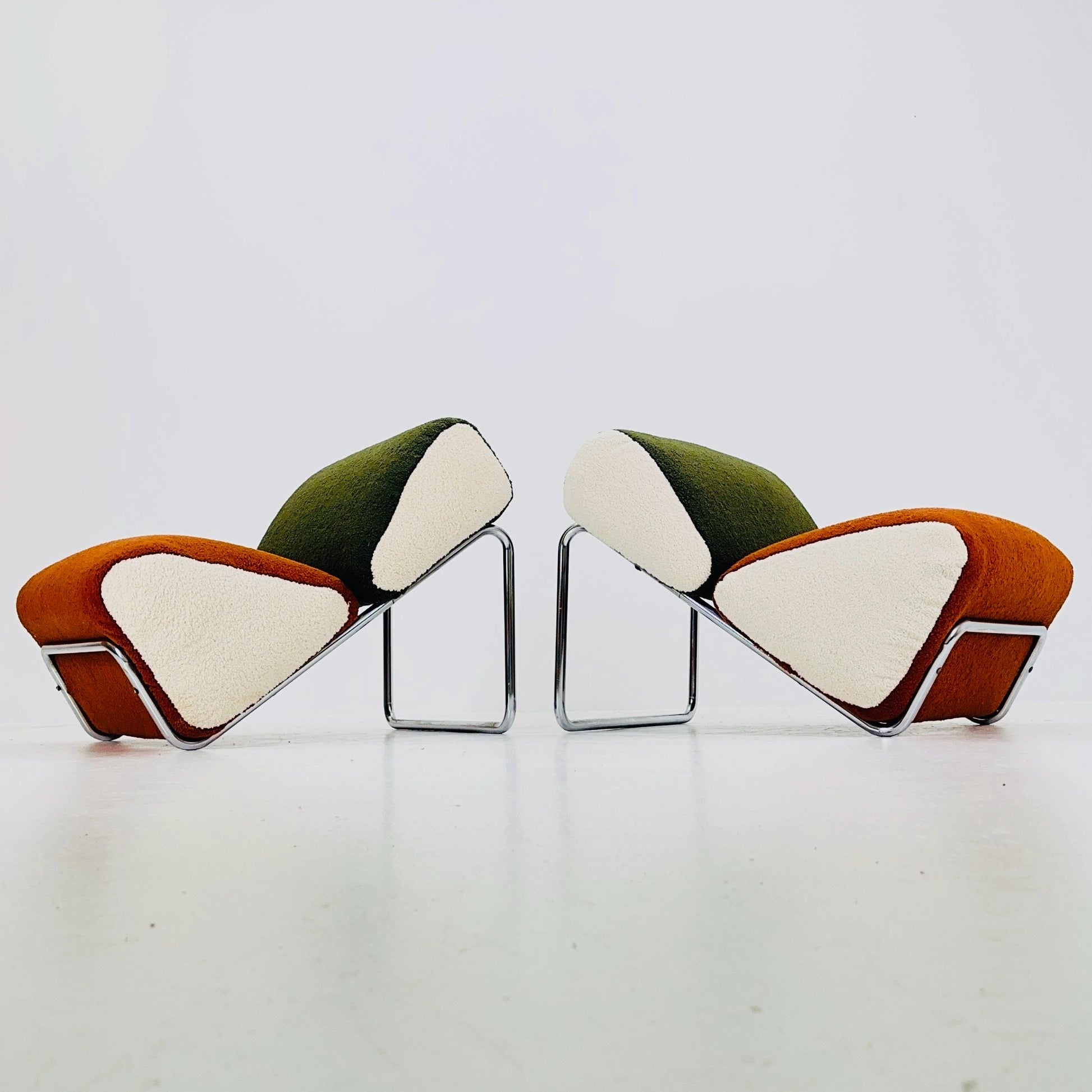 Set of 2 Mid century lounge chairs by Peter Brown for TH Brown 1980s