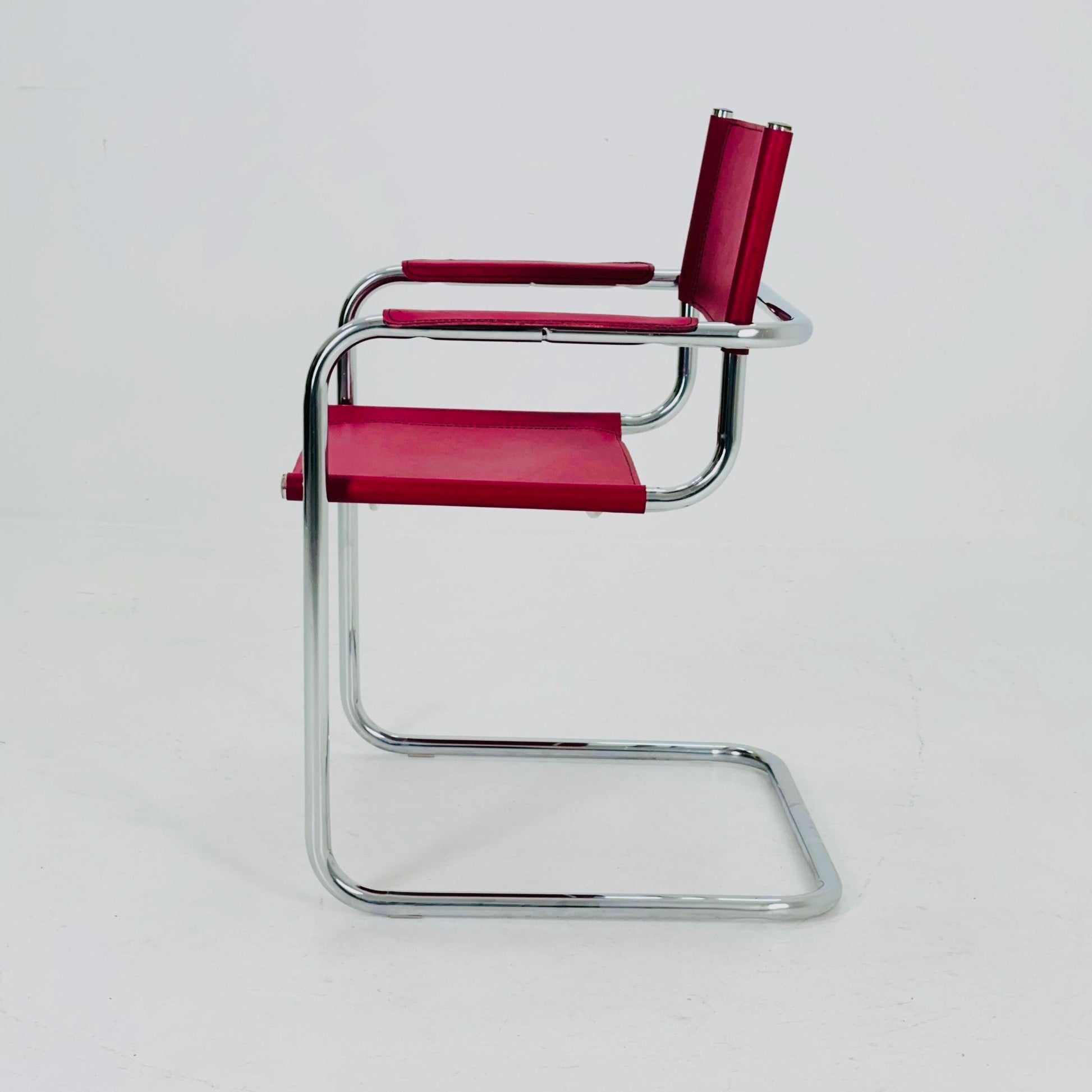 Mid Century iconic Mart Stam S34 armchair / Bauhaus chrome tube steel and burgundy faux leather / 80s vintage cantilever chair italy