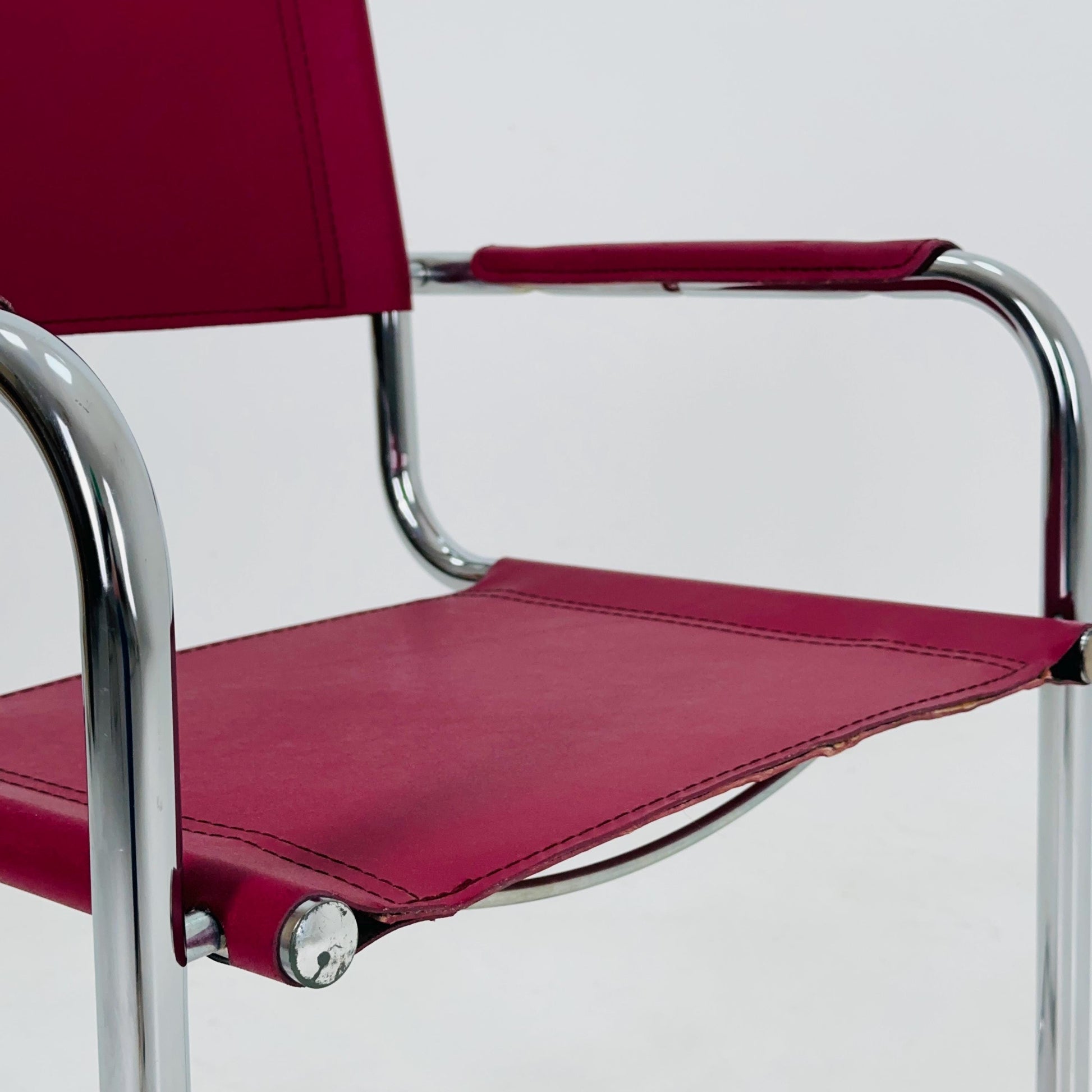 Mid Century iconic Mart Stam S34 armchair / Bauhaus chrome tube steel and burgundy faux leather / 80s vintage cantilever chair italy