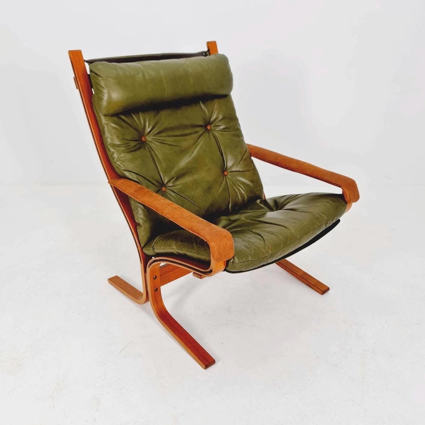 Mid century Ingmar Relling Danish Modern Siesta olive green leather Chair with High Back and Armrests from Westnofa Norway 1960s