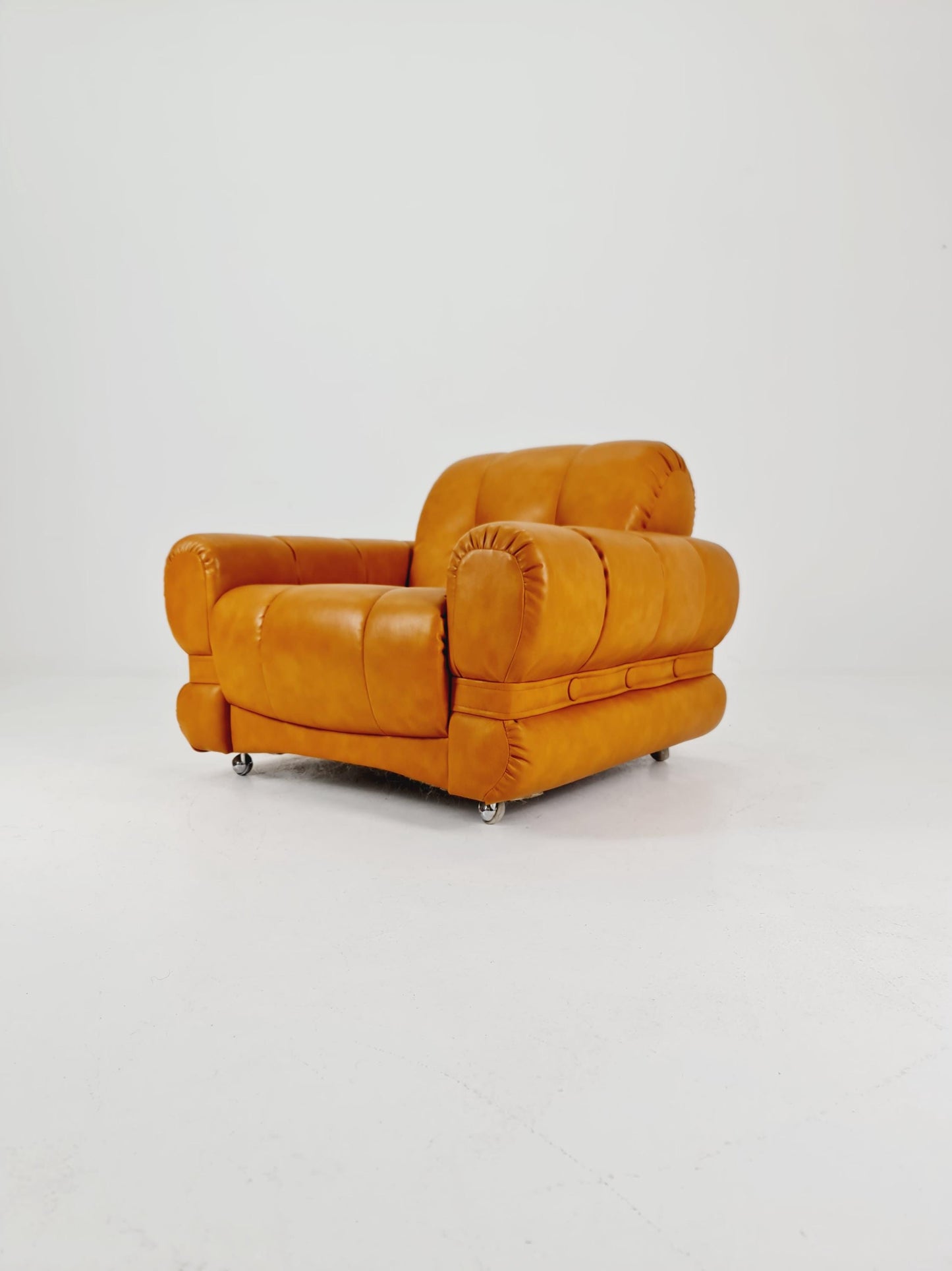 Italian space age singel lounge cognac-colored on wheels , 1970s