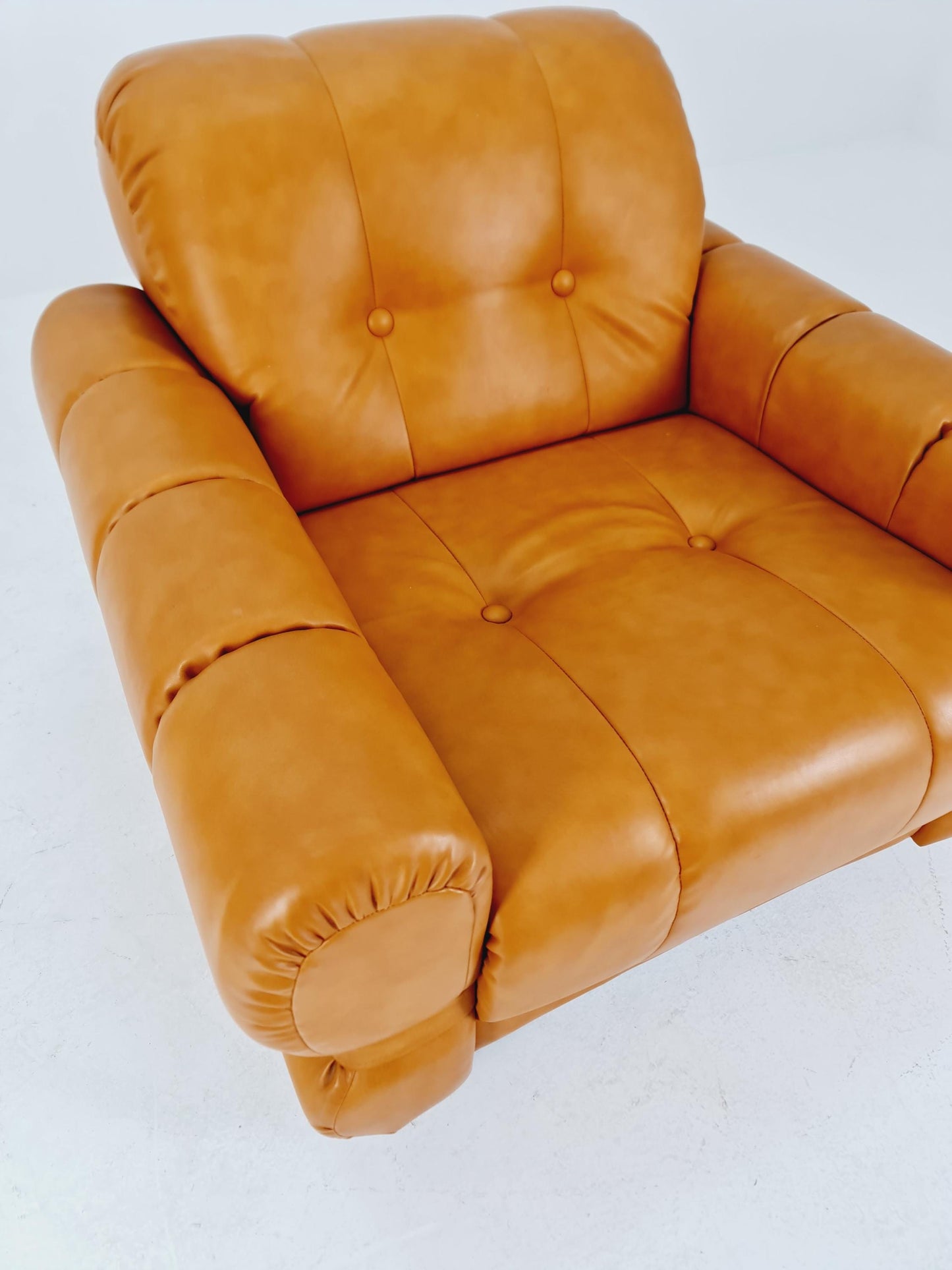 Italian space age singel lounge cognac-colored on wheels , 1970s