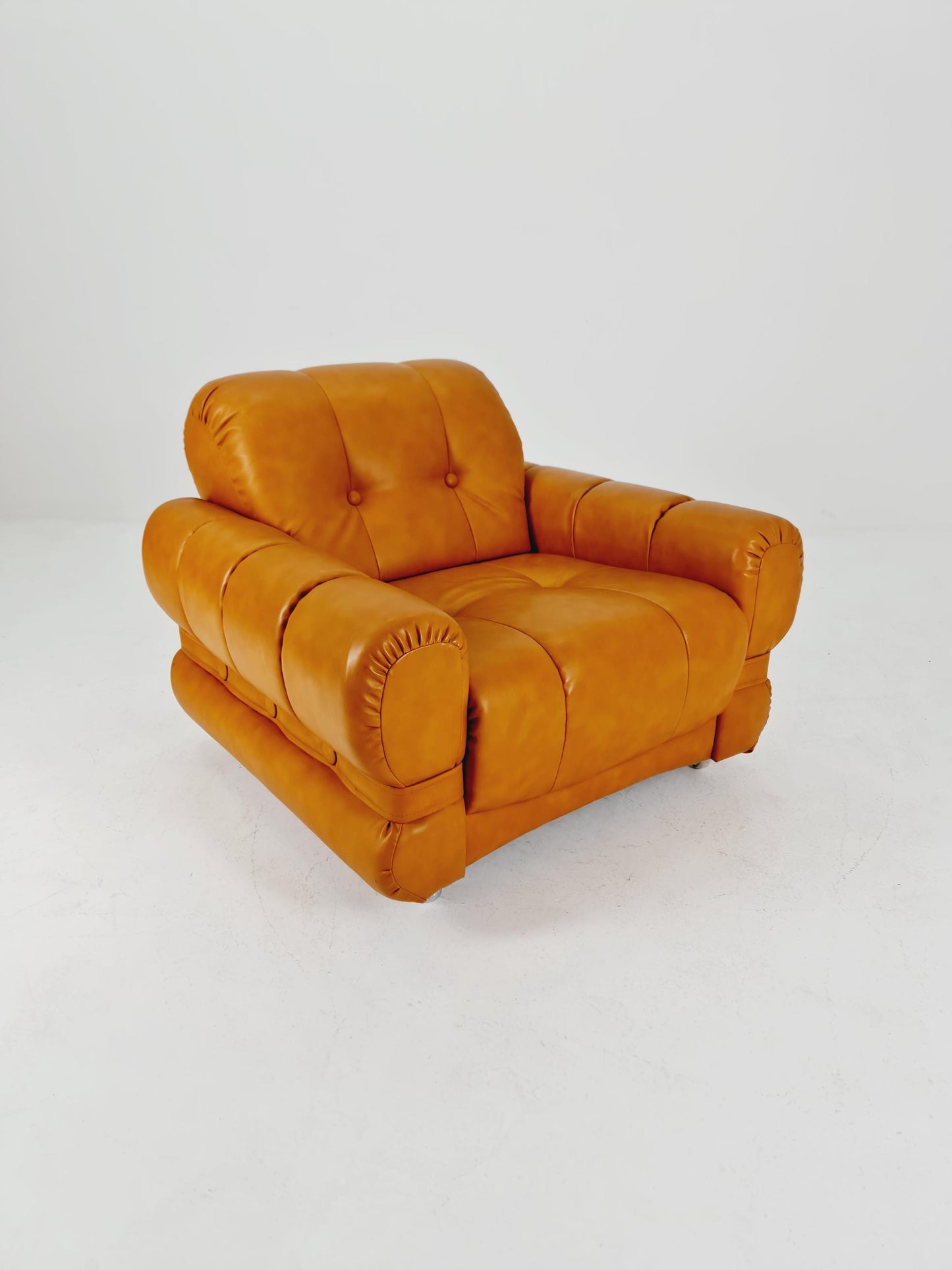 Italian space age singel lounge cognac-colored on wheels , 1970s