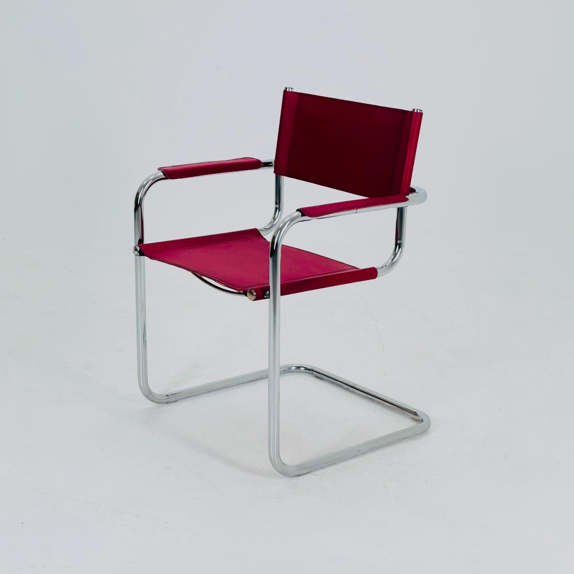 Mid Century iconic Mart Stam S34 armchair / Bauhaus chrome tube steel and burgundy faux leather / 80s vintage cantilever chair italy