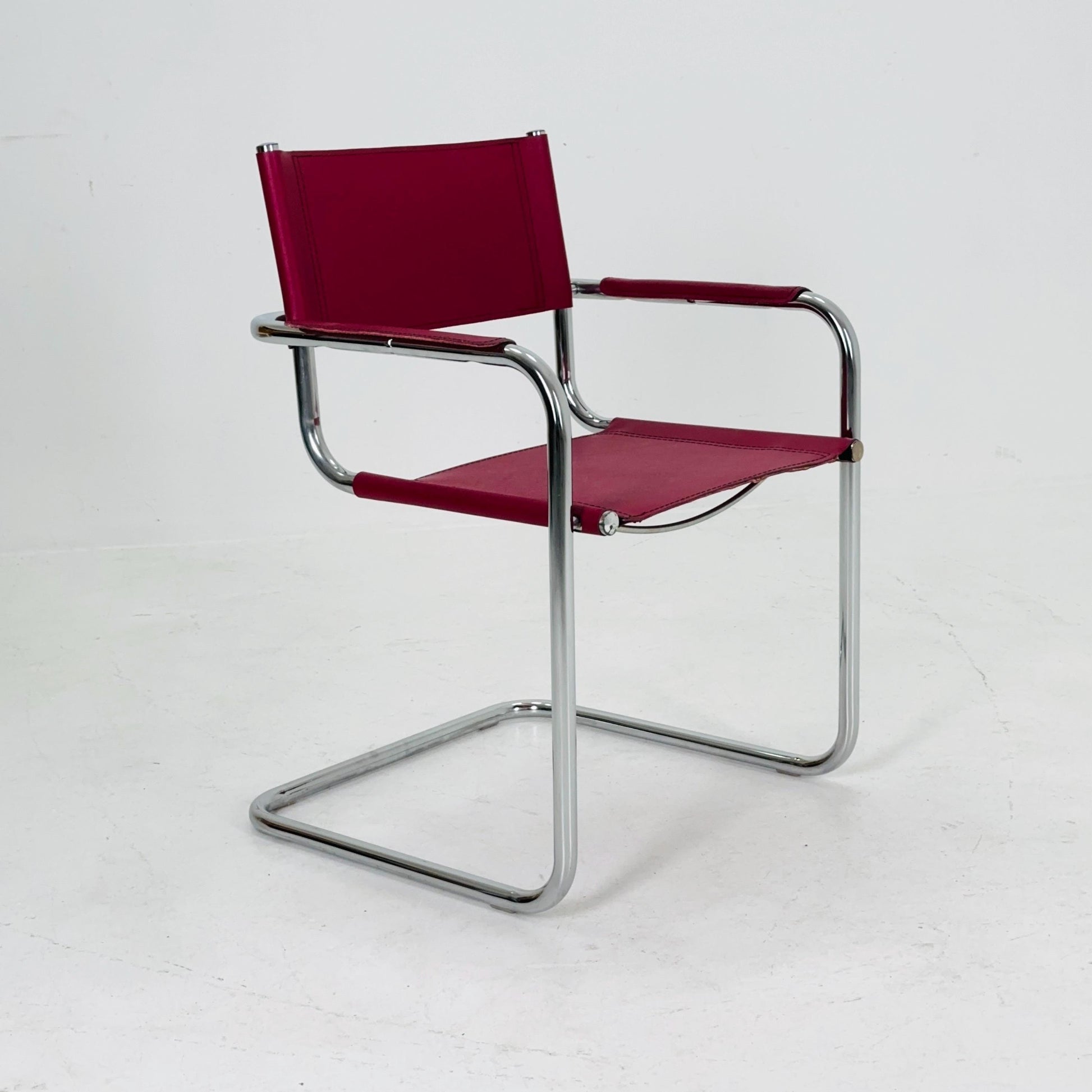 Mid Century iconic Mart Stam S34 armchair / Bauhaus chrome tube steel and burgundy faux leather / 80s vintage cantilever chair italy