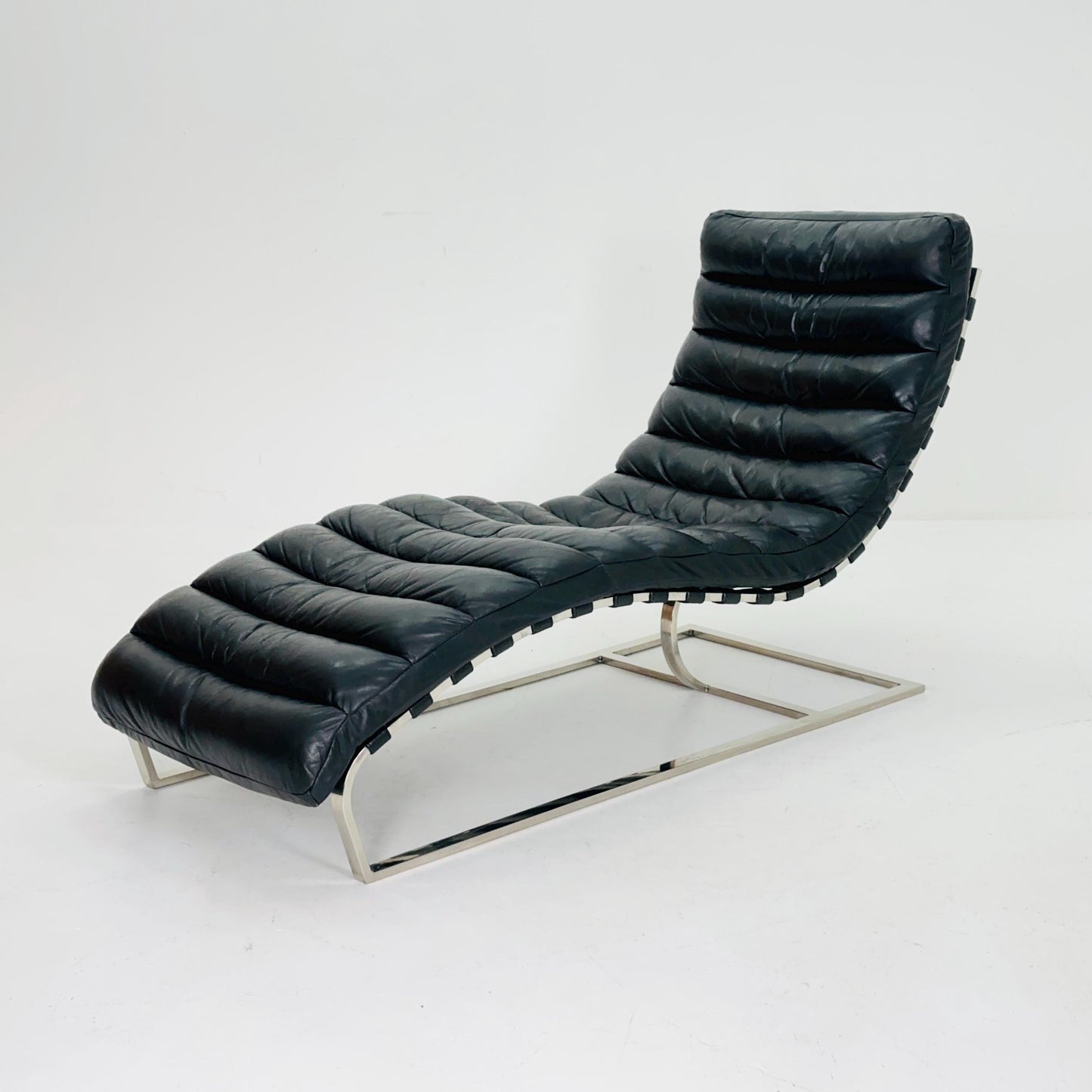 Mid Century Bauhaus style Lounge chair black leather and chrome, 1980s Italy