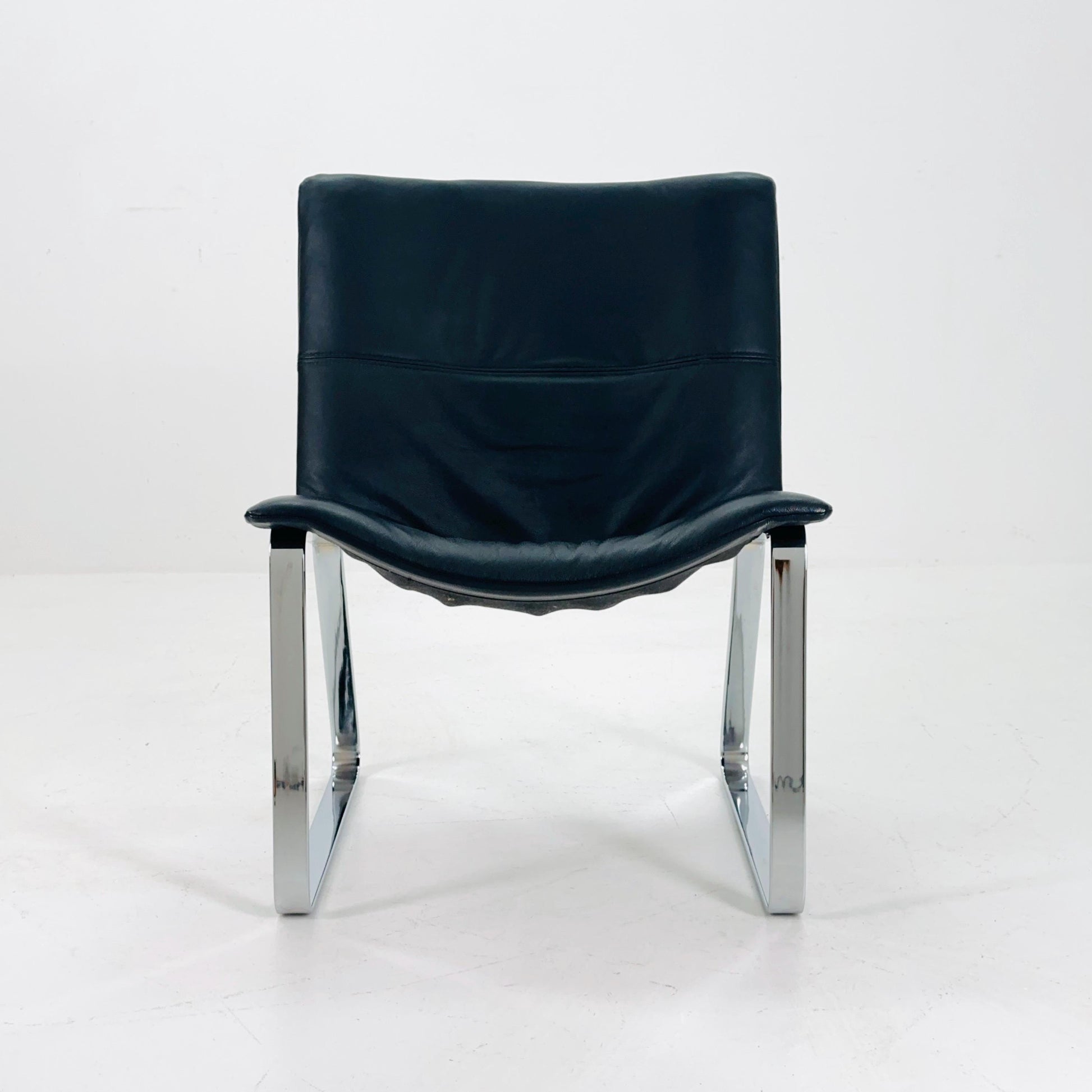 Mid century BoConcept ‘Jet’ Lounge Chair, Model 1001, Black Leather & Chrome, Denmark, 1980s