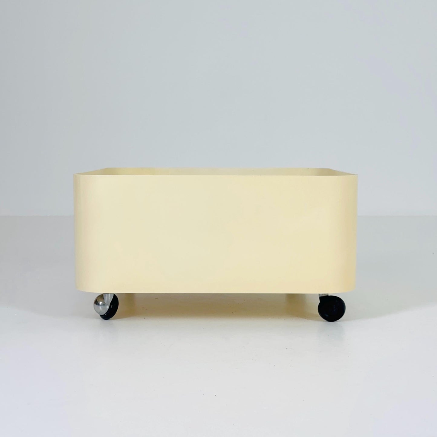 Mid century Anna Castelli Ferrieri Roll Container for Kartell, No. 4682 – Vintage Cream Beige 1970s