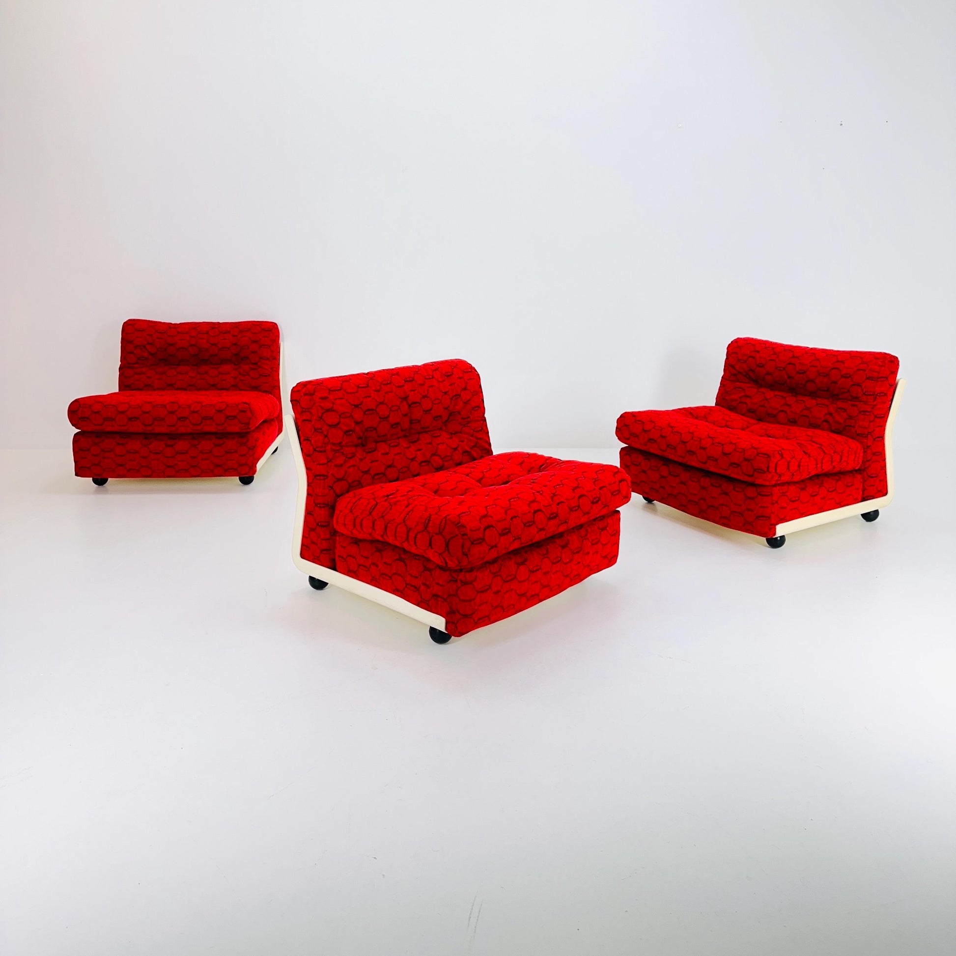 Set of 2 Mid century Mario Bellini “Amanta” Modular Sofa for C&B Italia, New Upholstery, 1970s Italy