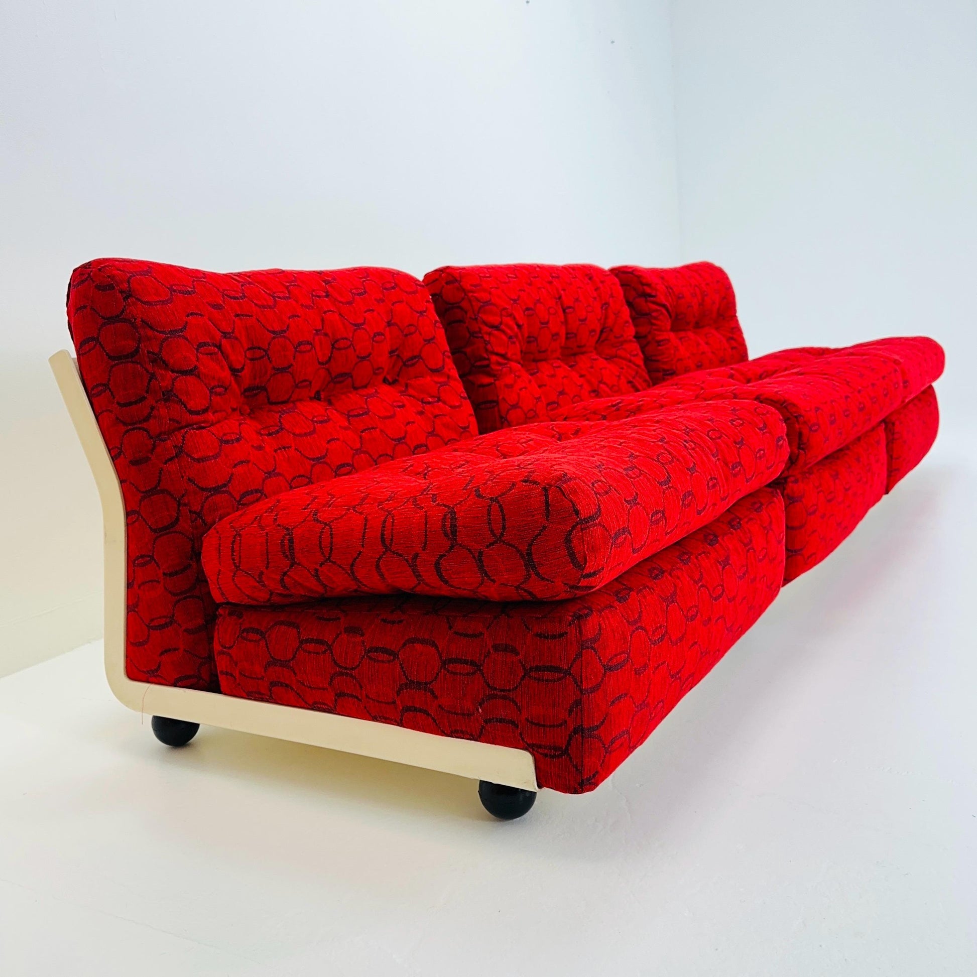 Set of 3 Mid century Mario Bellini “Amanta” Modular Sofa for C&B Italia, New Upholstery, 1970s Italy