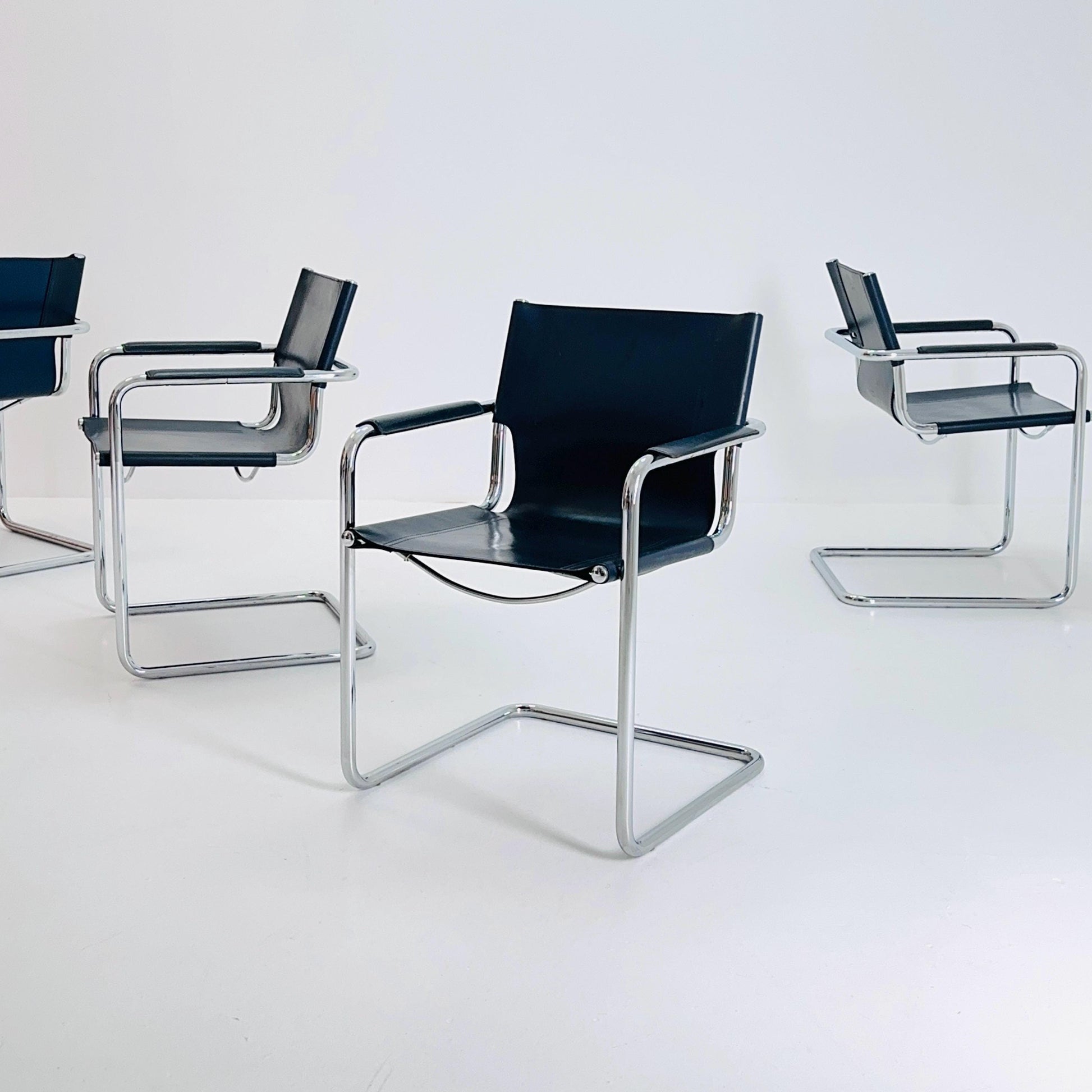set of 4 Matteo Grassi original Bauhaus design Visitor model Chair dark blue / Navy Leather 1970s Italy
