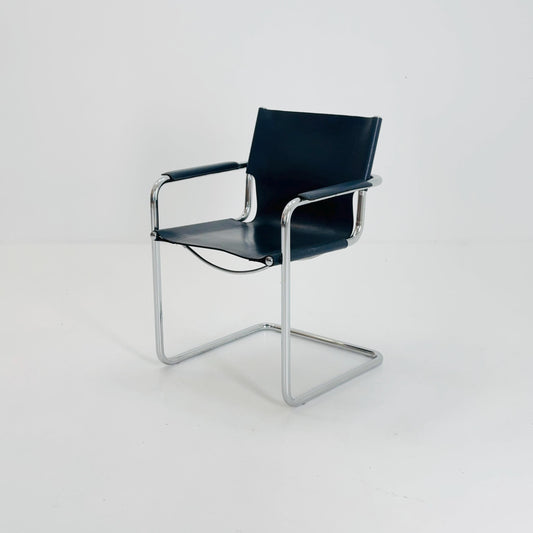 Mid century Matteo Grassi original Bauhaus design Visitor model Chair dark blue / Navy Leather 1970s Italy
