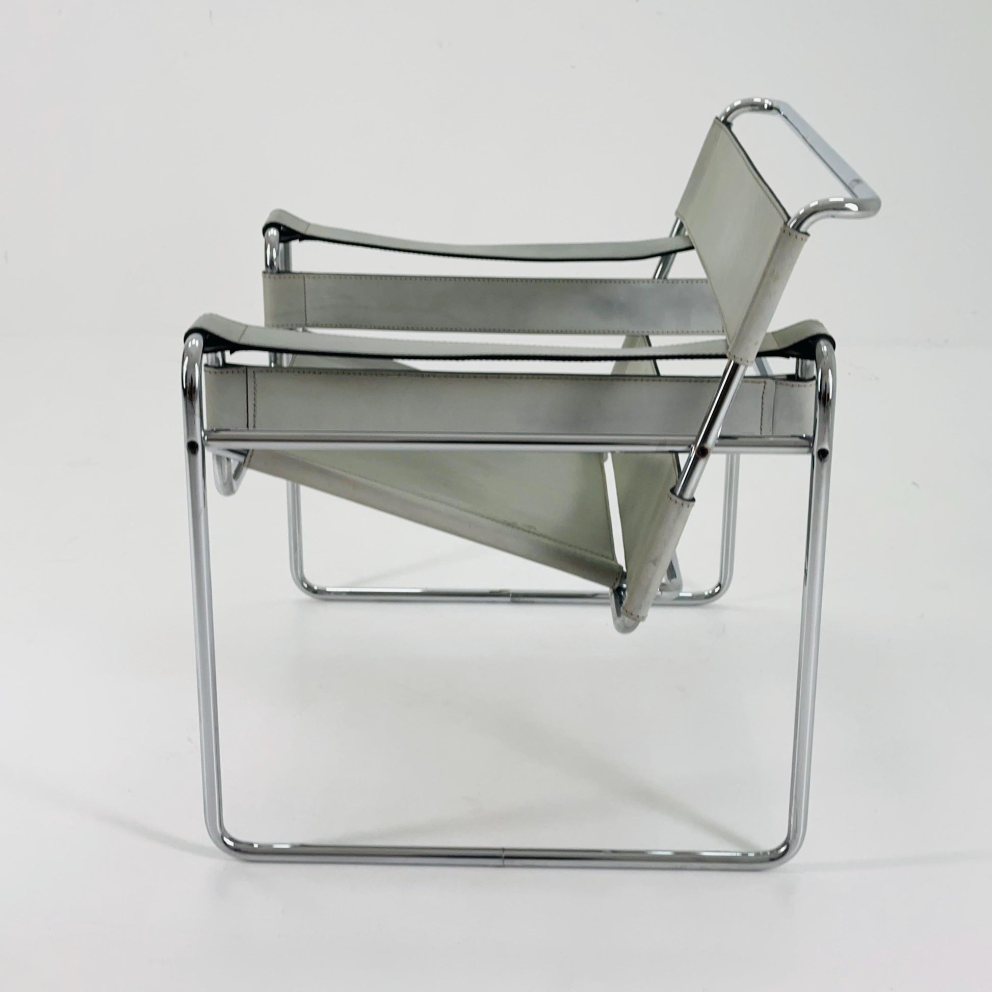 Mid century B3 Wassily light grey lounge Chair by Marcel Breuer for Matteo grassi , 1980s