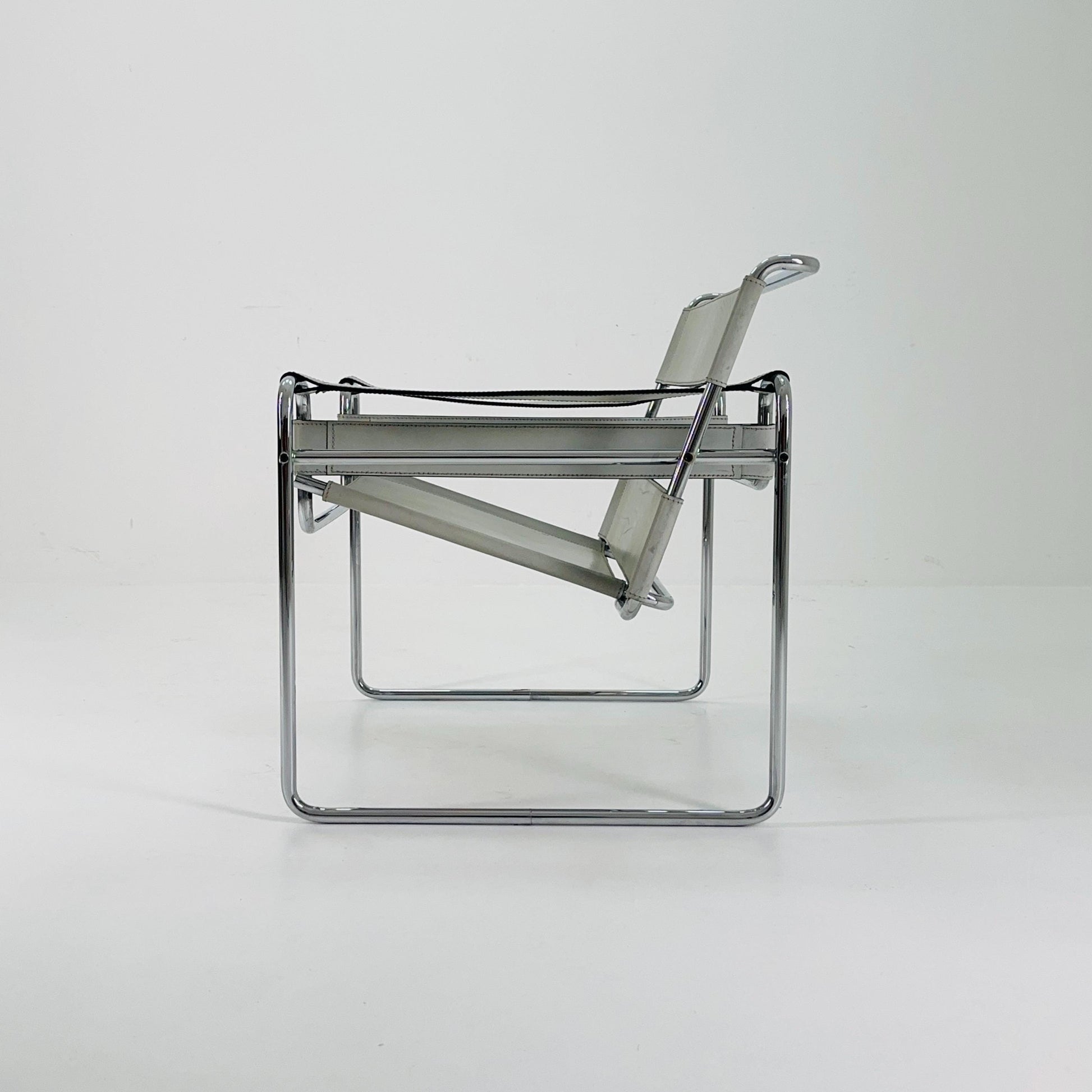 Mid century B3 Wassily light grey lounge Chair by Marcel Breuer for Matteo grassi , 1980s