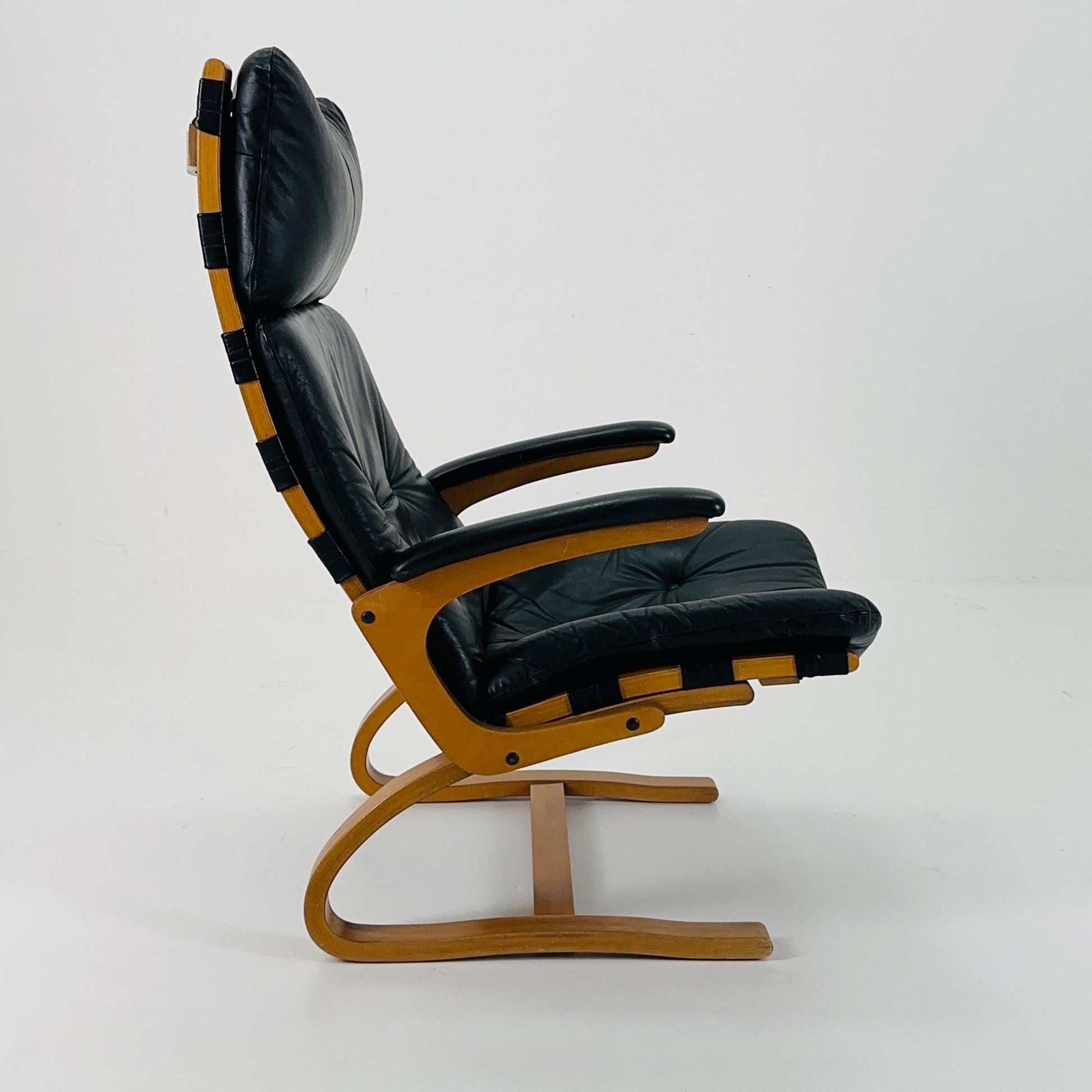 Mid century Kengu Leather high back Armchair by Elsa & Nordahl Solheim for Rybo Rykken - Vintage Scandinavian Design 1960s