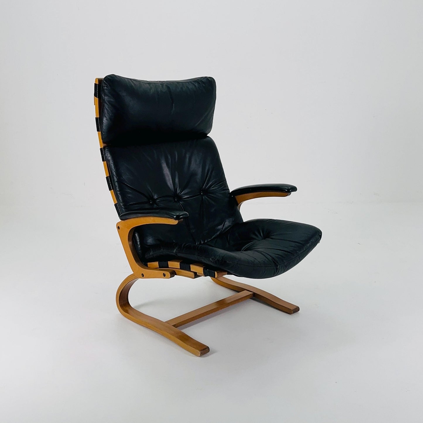 Mid century Kengu Leather high back Armchair by Elsa & Nordahl Solheim for Rybo Rykken - Vintage Scandinavian Design 1960s