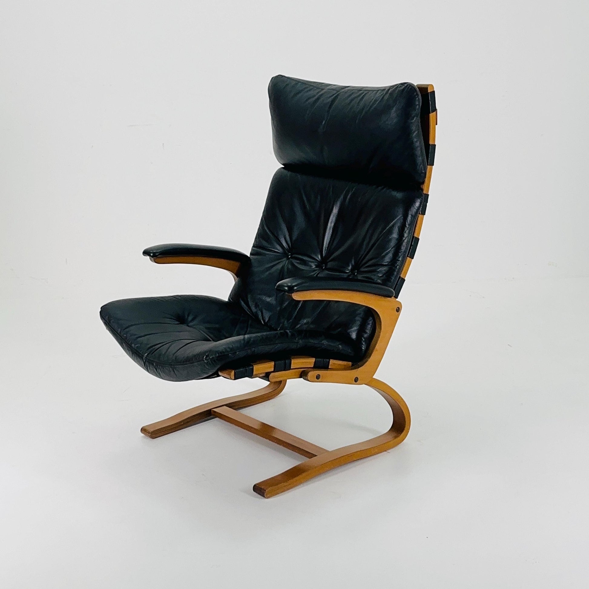 Mid century Kengu Leather high back Armchair by Elsa & Nordahl Solheim for Rybo Rykken - Vintage Scandinavian Design 1960s