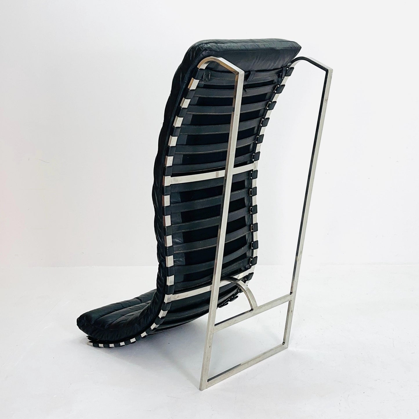 Mid Century Bauhaus style Lounge chair black leather and chrome, 1980s Italy