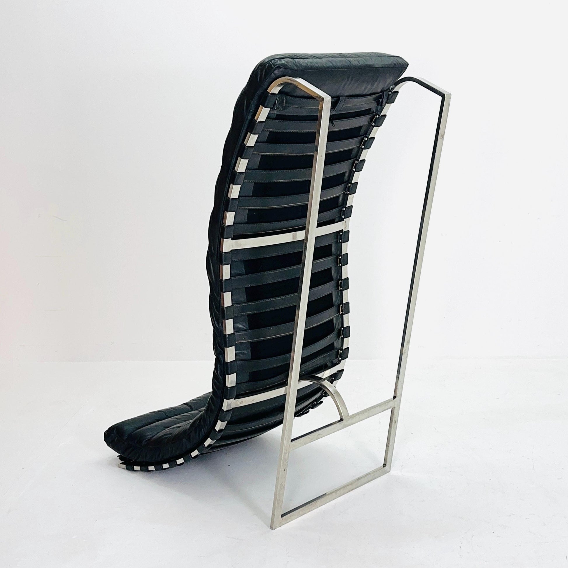 Mid Century Bauhaus style Lounge chair black leather and chrome, 1980s Italy
