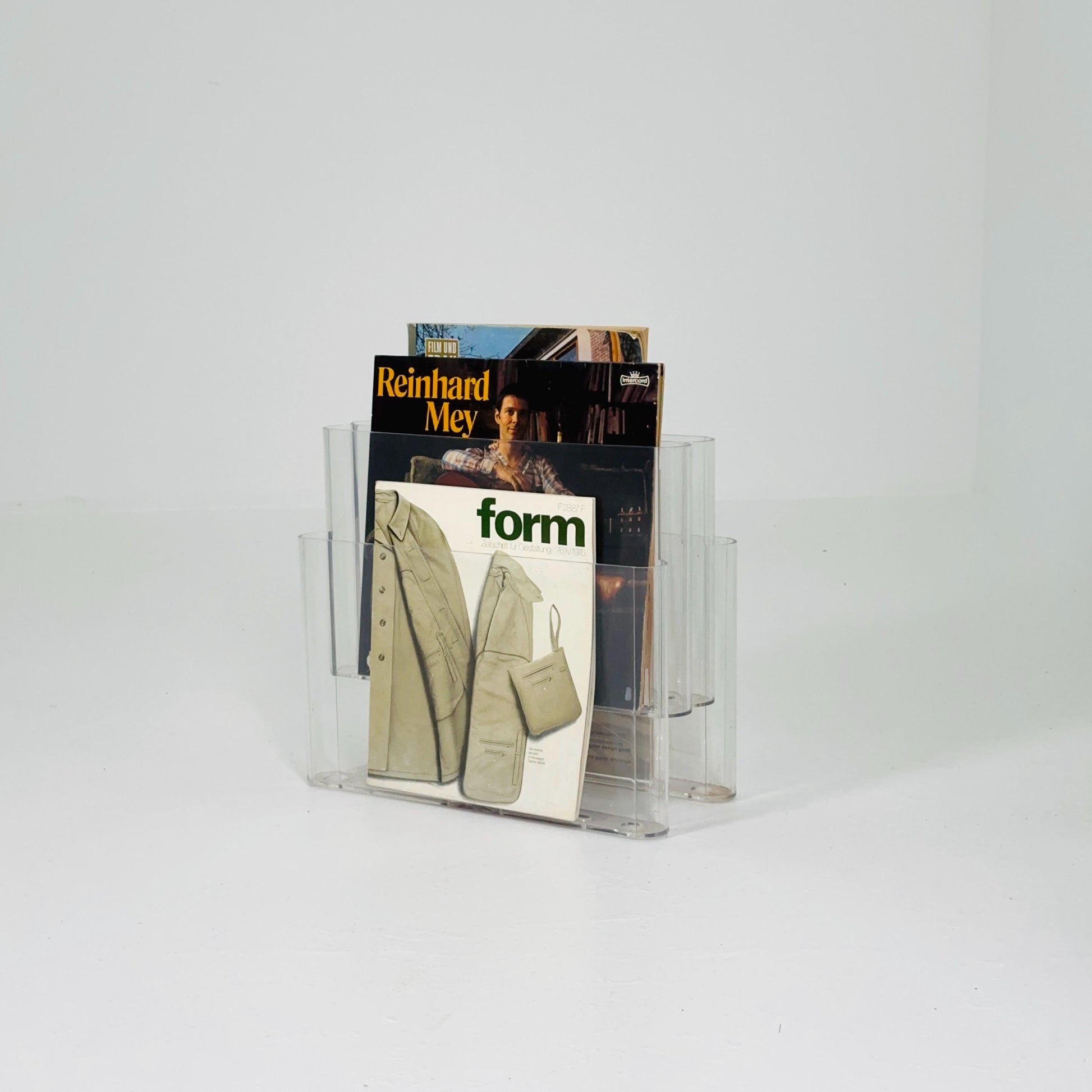 Mid-Century Modern Magazine Rack with 4 Compartments by Giotto Stoppino for Kartell, 1970s model 4676 Italy