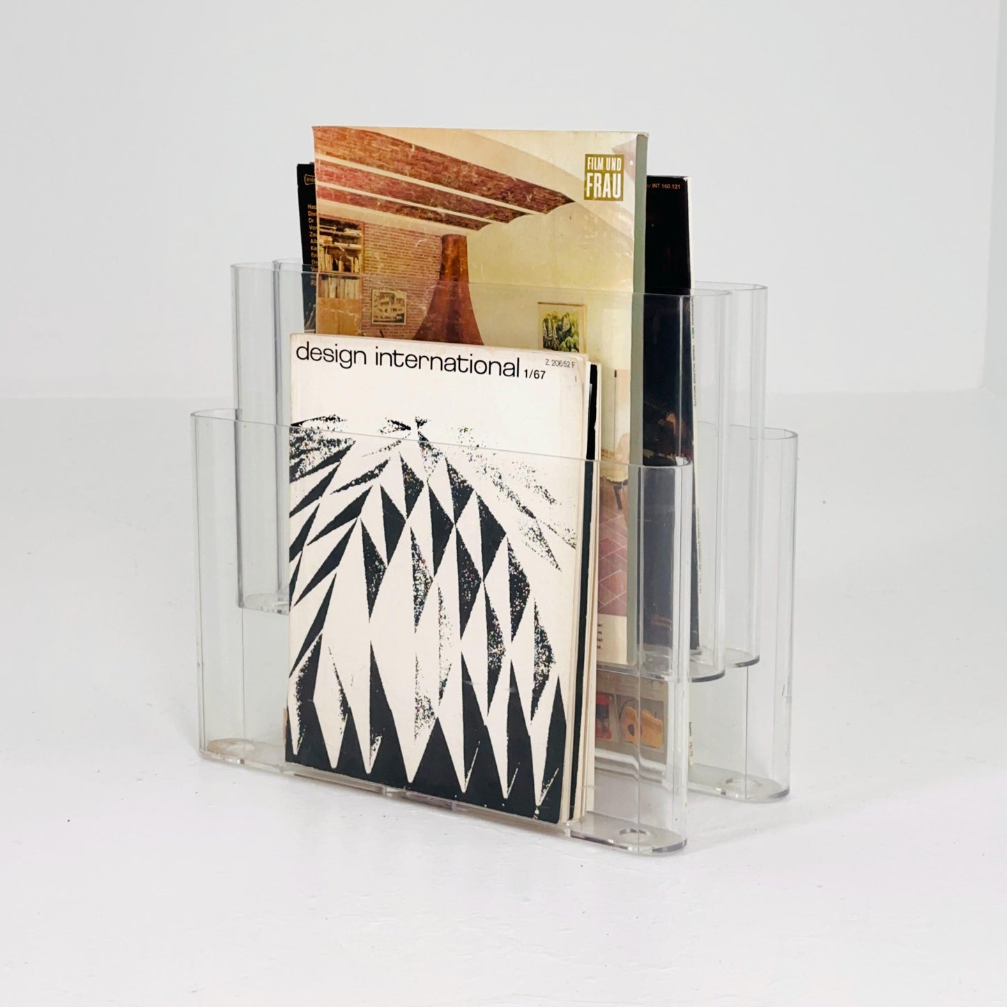 Mid-Century Modern Magazine Rack with 4 Compartments by Giotto Stoppino for Kartell, 1970s model 4676 Italy