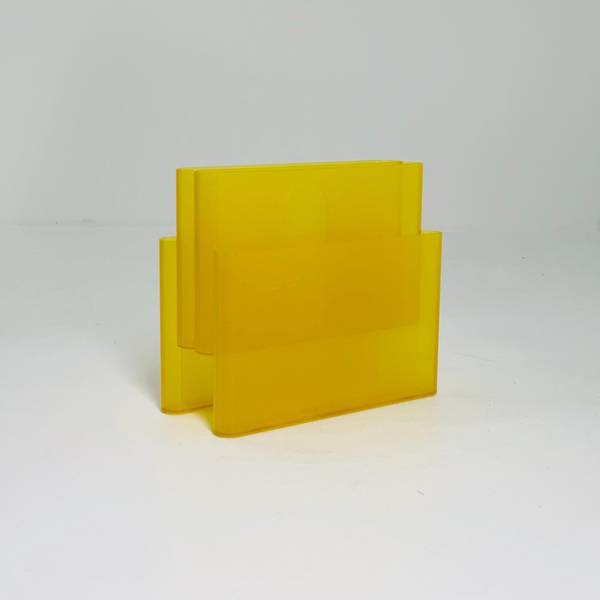 Mid-Century Modern Magazine Rack with 4 Compartments by Giotto Stoppino for Kartell, 1970s model 4676 Italy