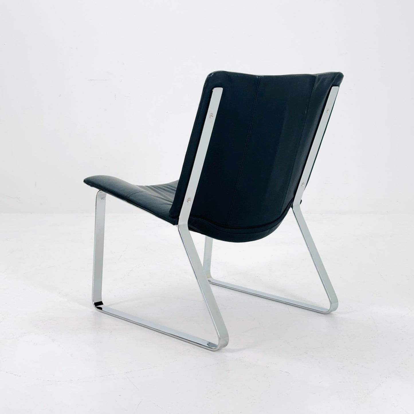 Mid century BoConcept ‘Jet’ Lounge Chair, Model 1001, Black Leather & Chrome, Denmark, 1980s