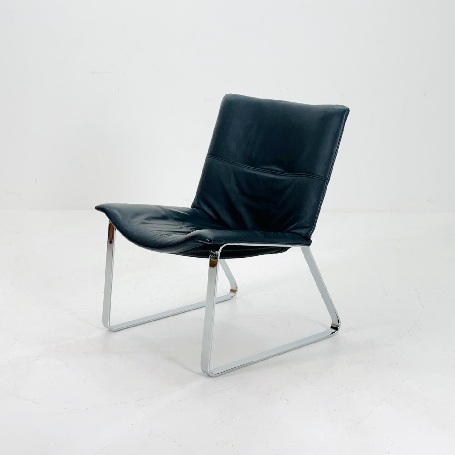 Mid century BoConcept ‘Jet’ Lounge Chair, Model 1001, Black Leather & Chrome, Denmark, 1980s