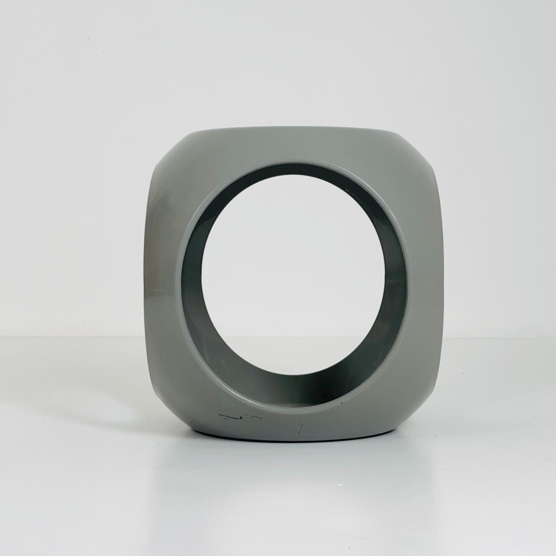 Mid-Century Fiberglass Würfel Side Table in Grey – Design by Luigi Colani for Interlink, France, 1980s