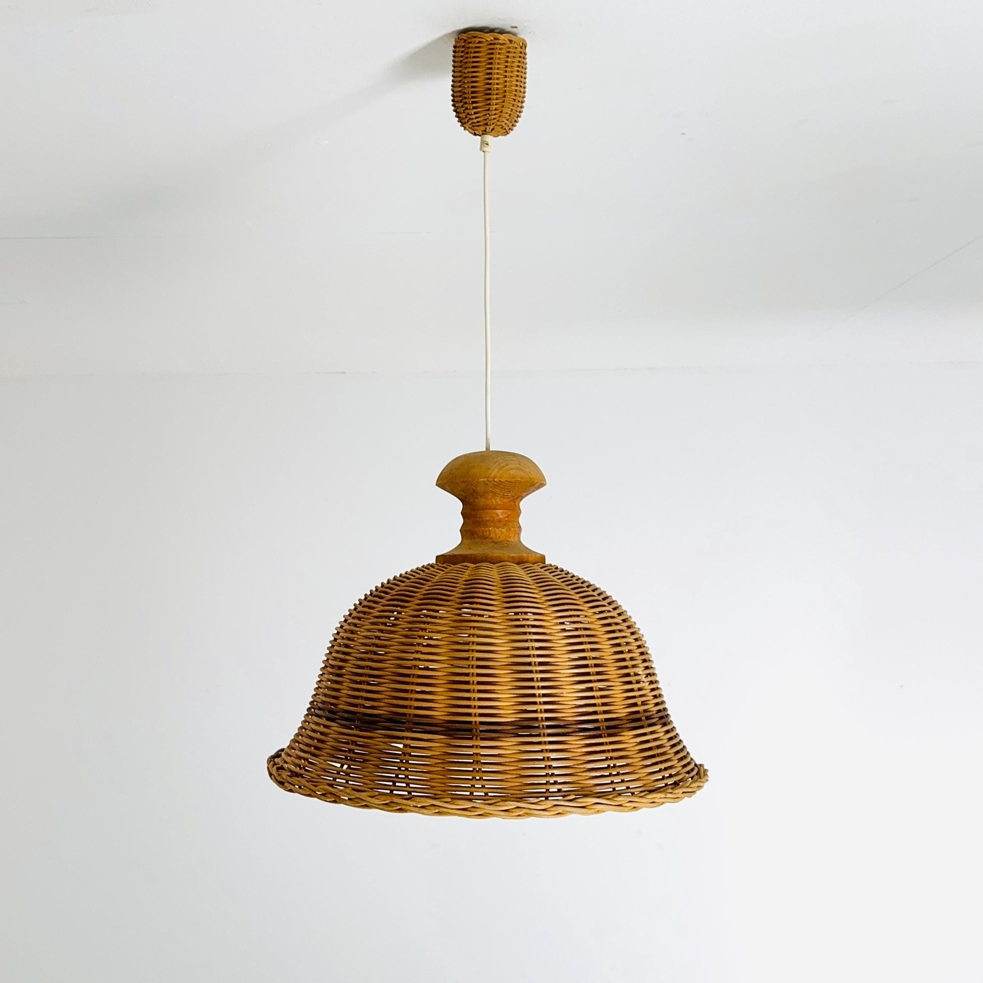 Bambus Rattan wooden Mid-Century chandelier 1960s