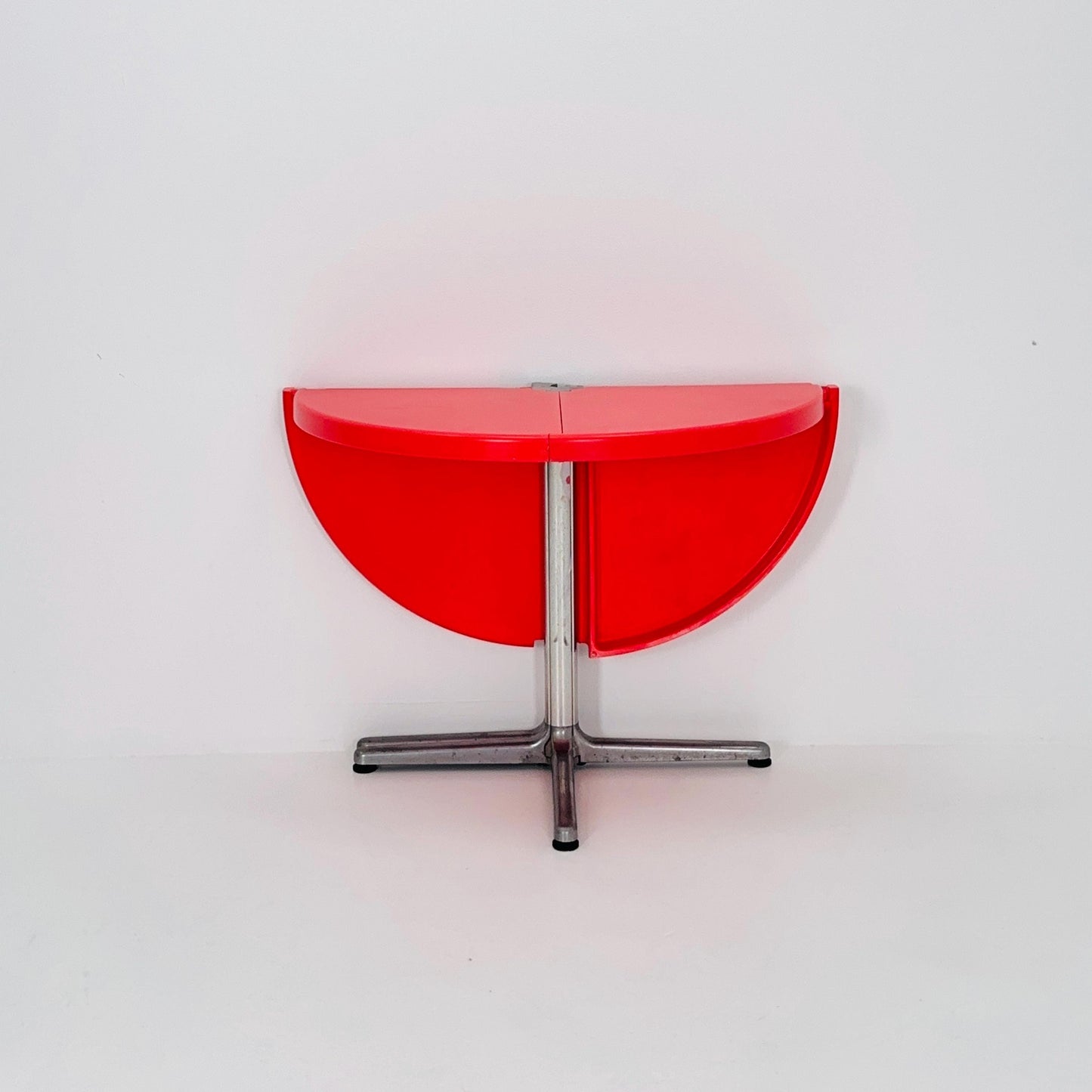 Mid century Italian Plano Folding Red Table by Giancarlo Piretti, 1970s