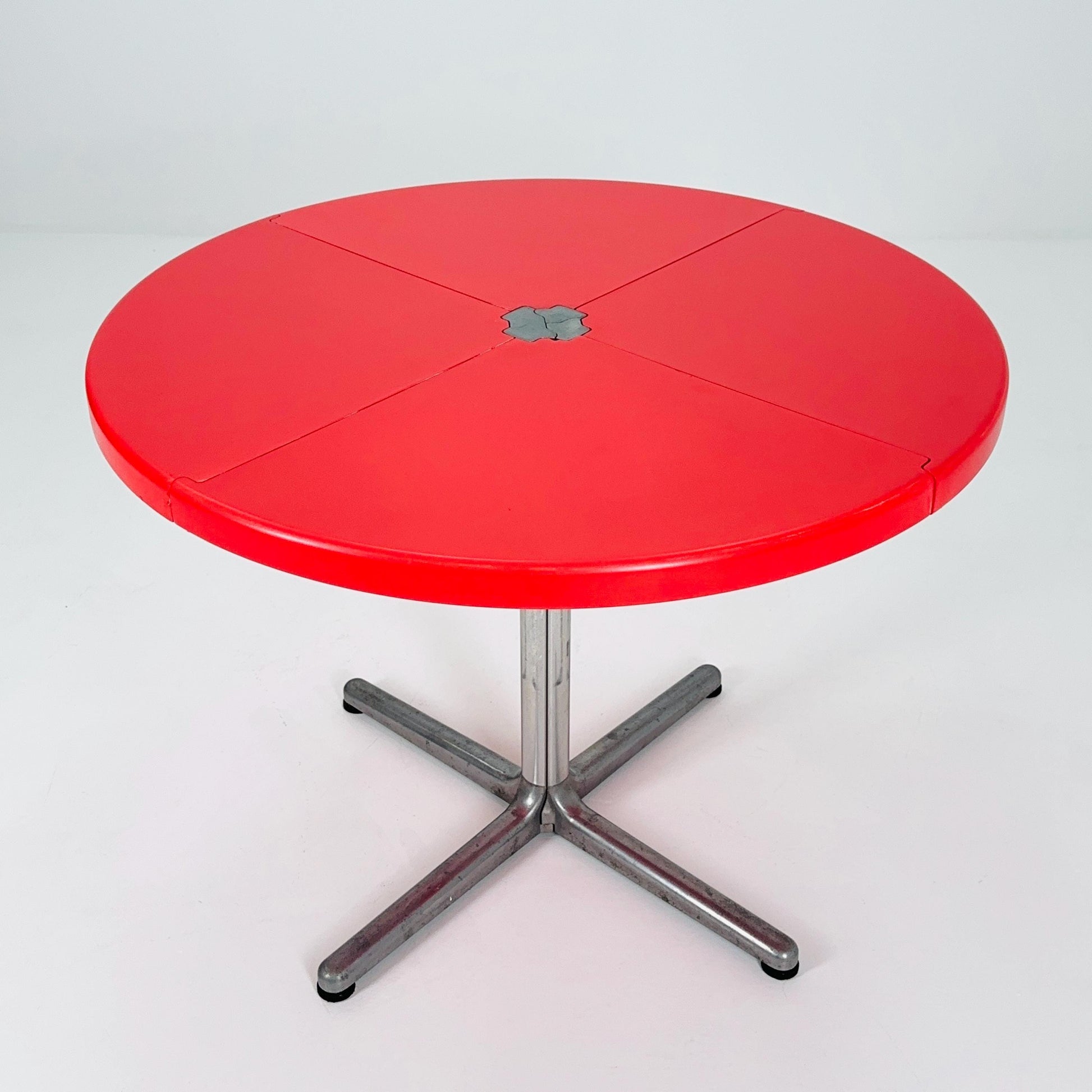 Mid century Italian Plano Folding Red Table and 4 chairs by Giancarlo Piretti, 1970s