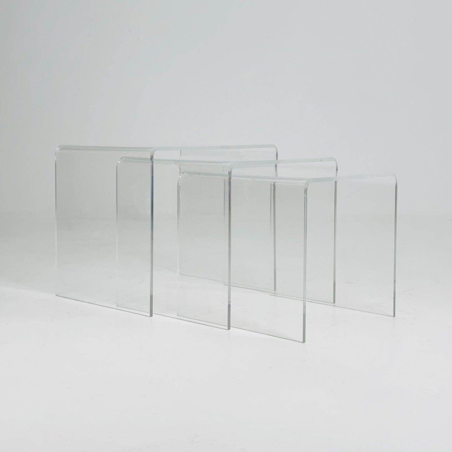 Mid-Century nesting tables made of acrylic glass, Italy, 1970s, set of 3