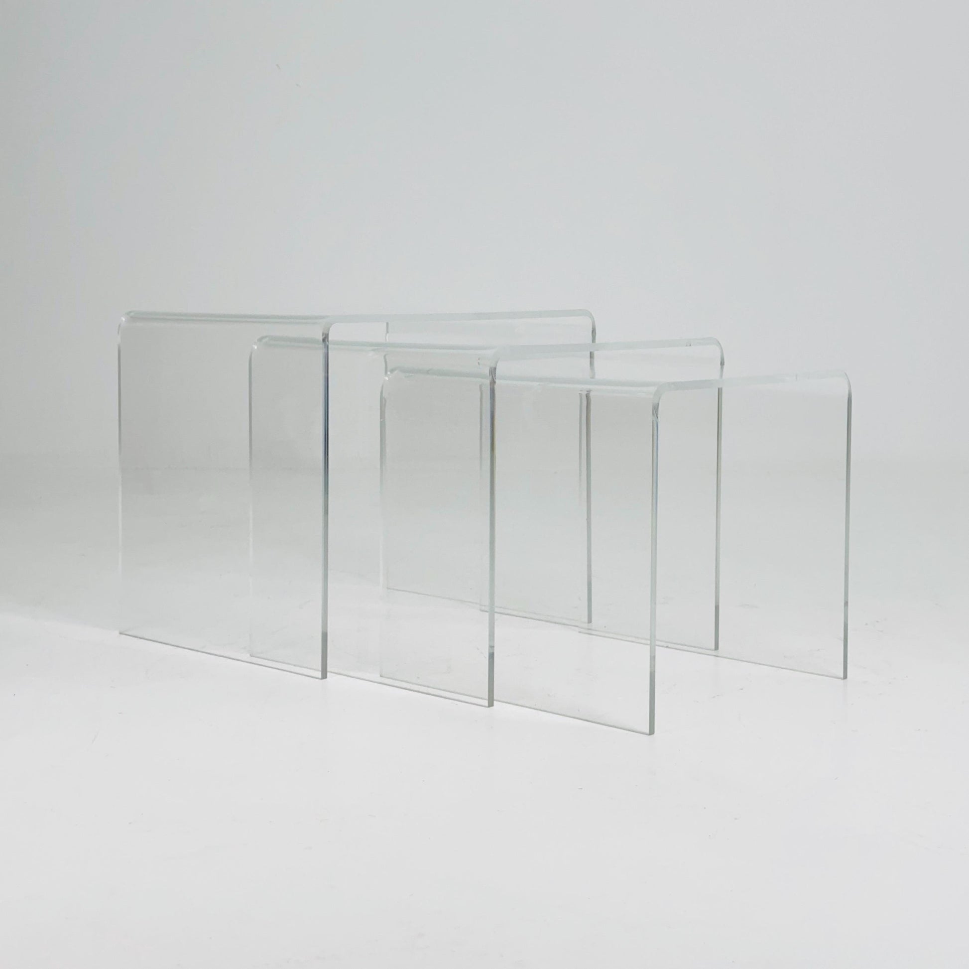 Mid-Century nesting tables made of acrylic glass, Italy, 1970s, set of 3