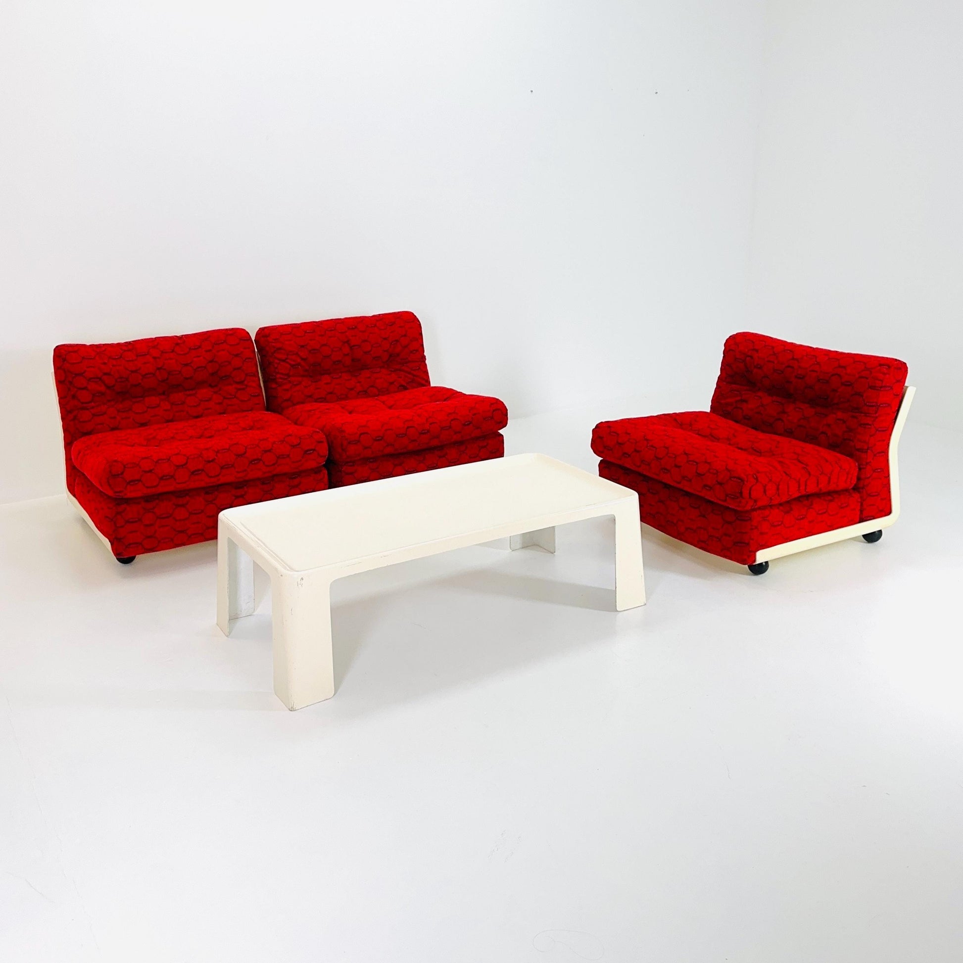 Set of 3 Mid century Mario Bellini “Amanta” Modular Sofa for C&B Italia, New Upholstery, 1970s Italy