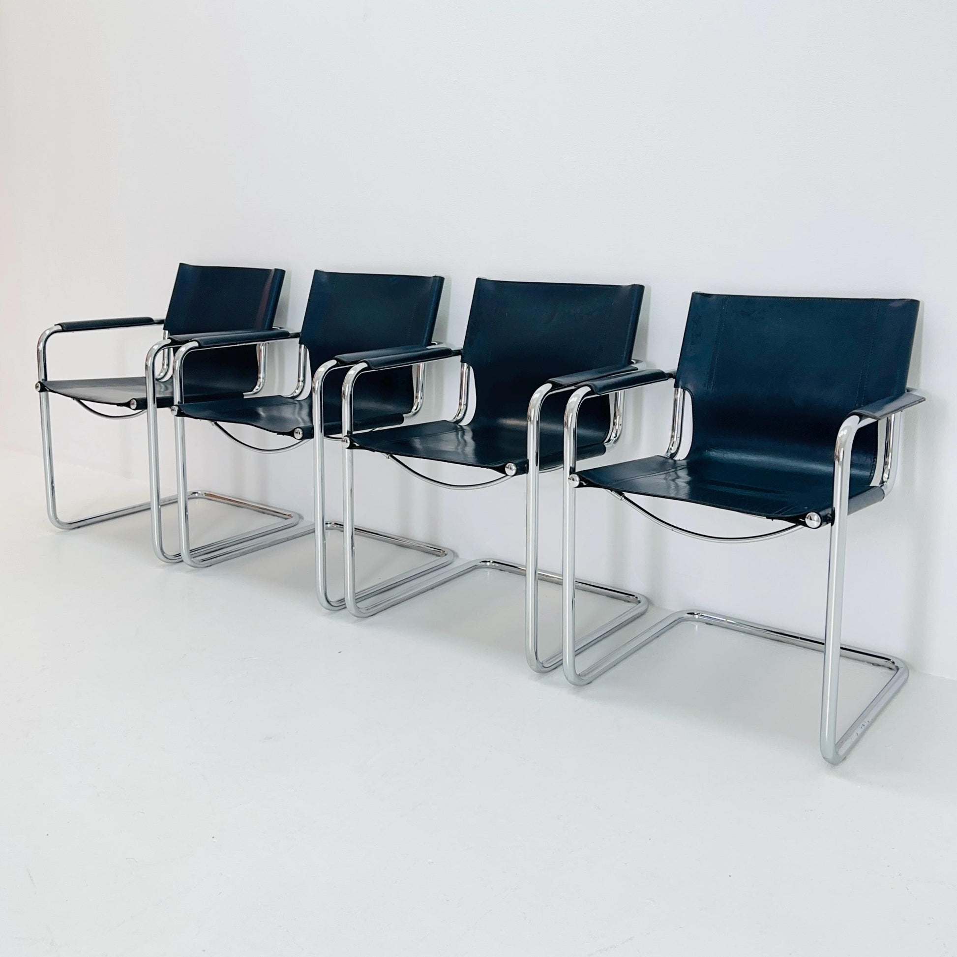 set of 4 Matteo Grassi original Bauhaus design Visitor model Chair dark blue / Navy Leather 1970s Italy