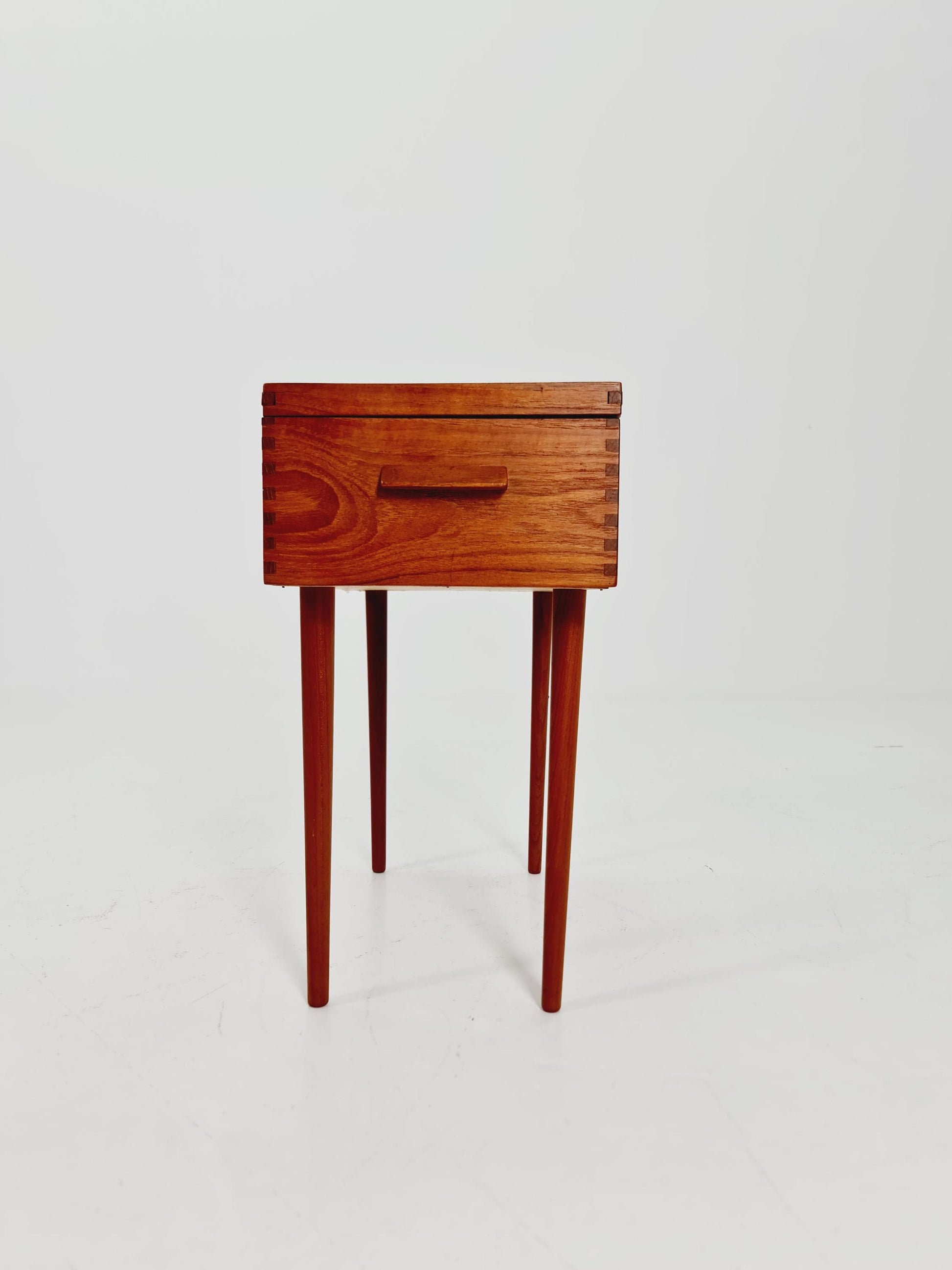 Vintage Dansih teak sweing table/ side table cabinet, 1960s