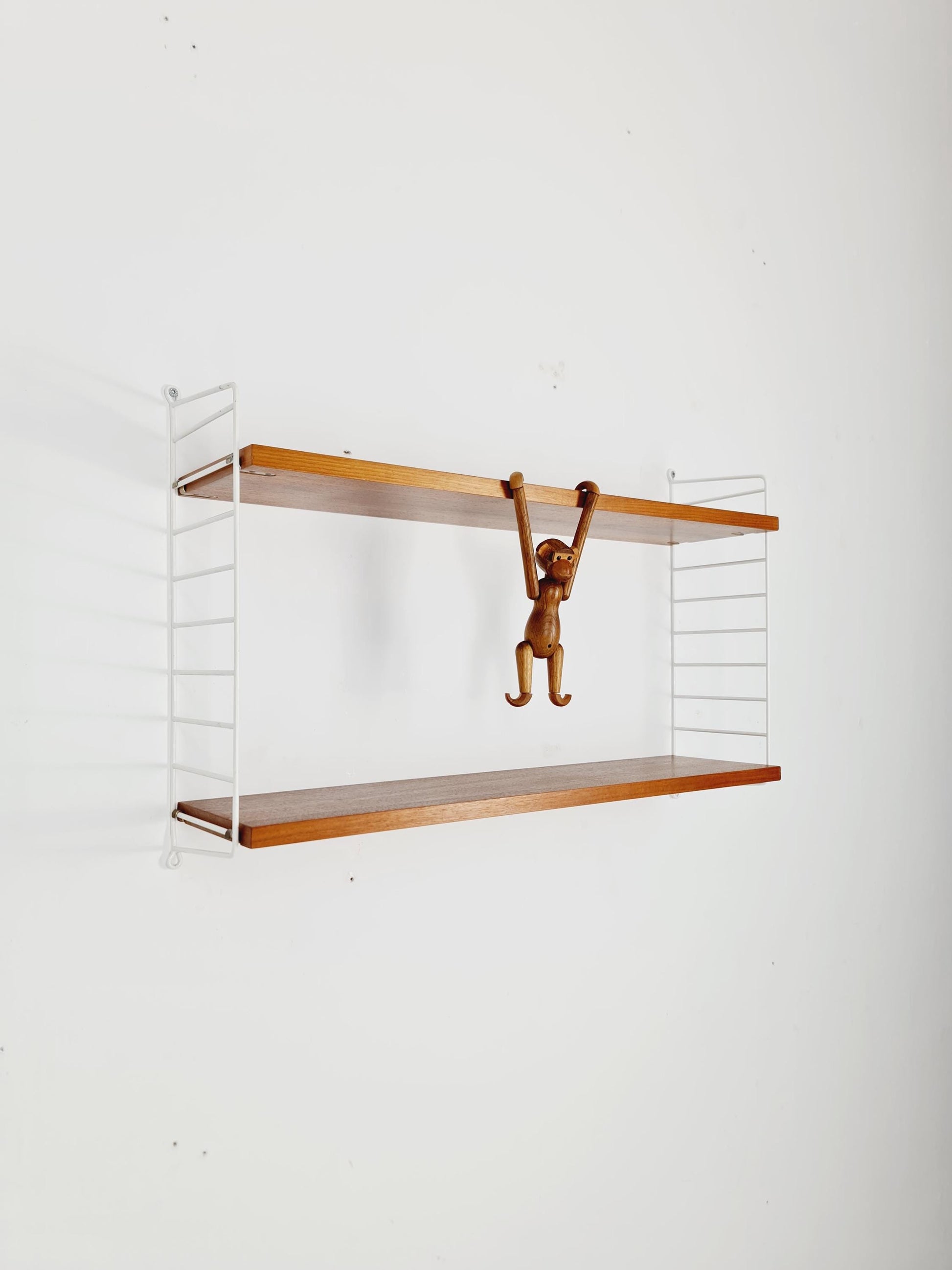 Original MCM Teak shelving system - consists of White lacquered metal ladders, from string Stockholm 1960s