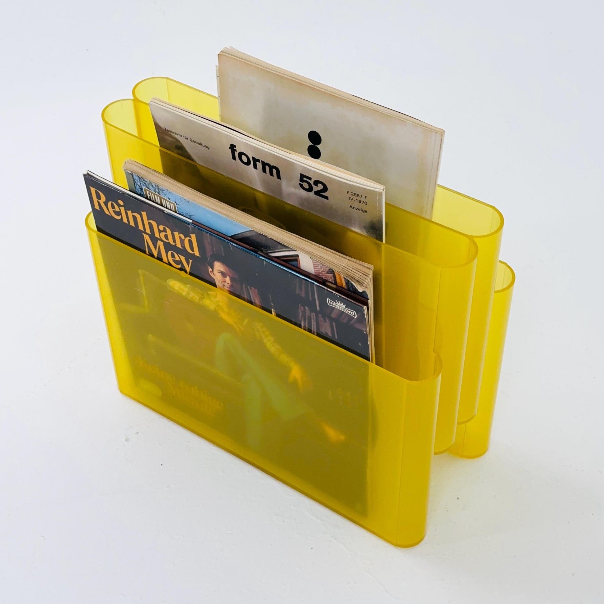 Mid-Century Modern Magazine Rack with 4 Compartments by Giotto Stoppino for Kartell, 1970s model 4676 Italy