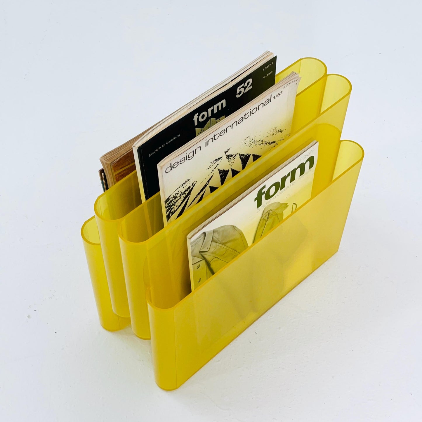 Mid-Century Modern Magazine Rack with 4 Compartments by Giotto Stoppino for Kartell, 1970s model 4676 Italy